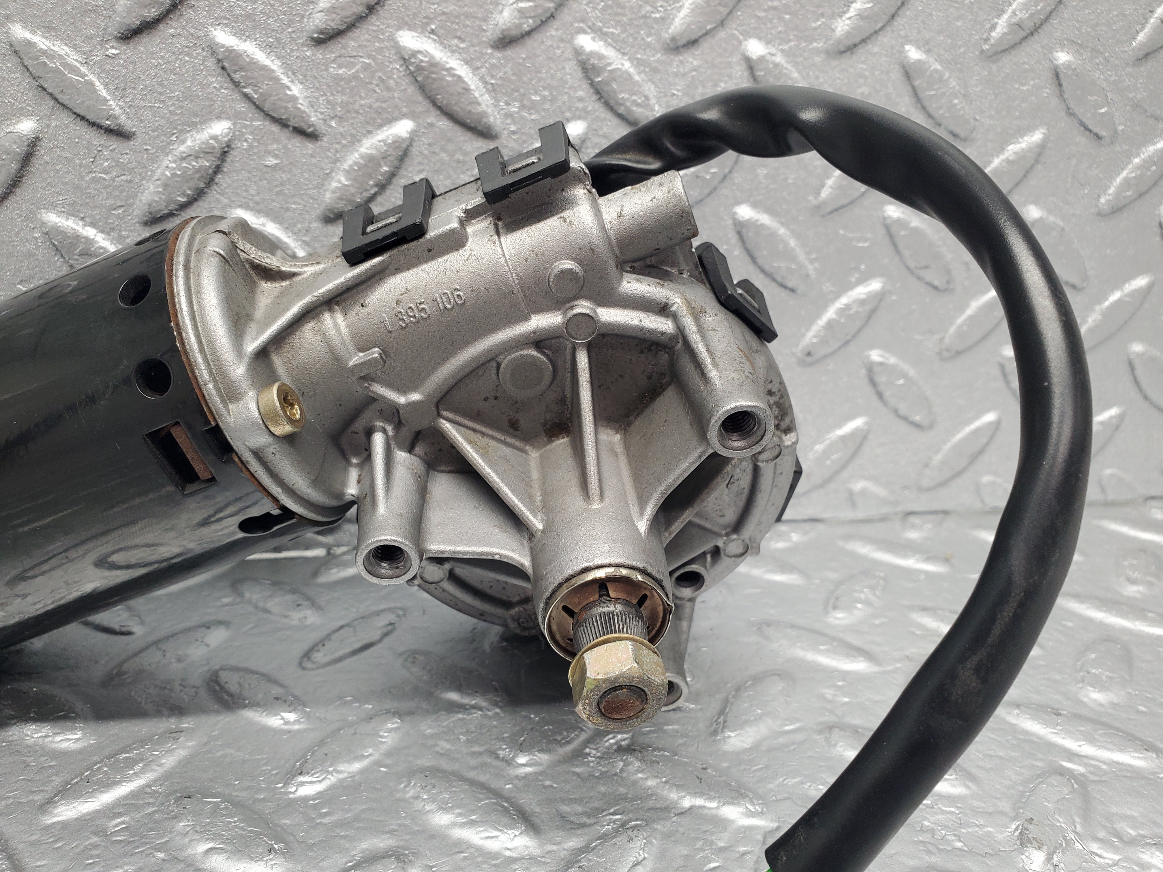 1624 Mercedes-Benz W220 S430 Front Wiper Motor Bosch 0390241435