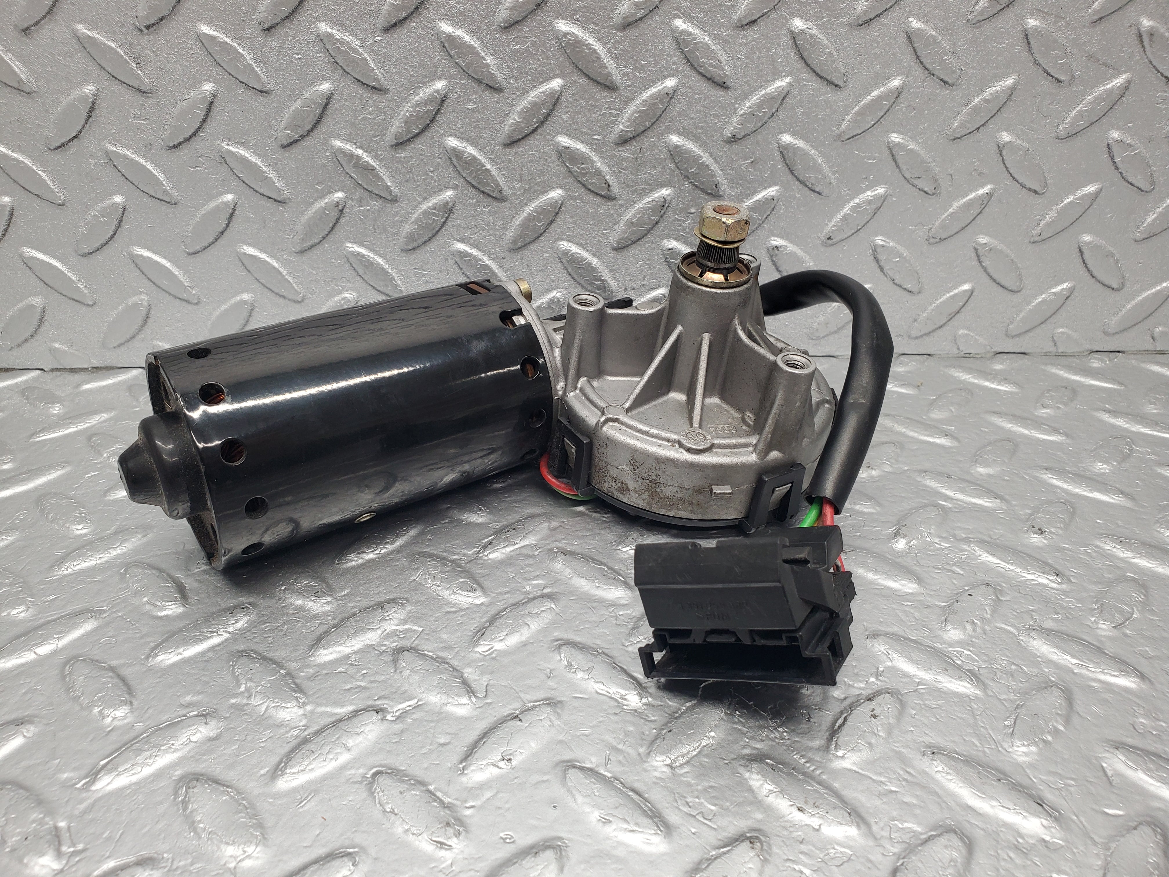 1624 Mercedes-Benz W220 S430 Front Wiper Motor Bosch 0390241435