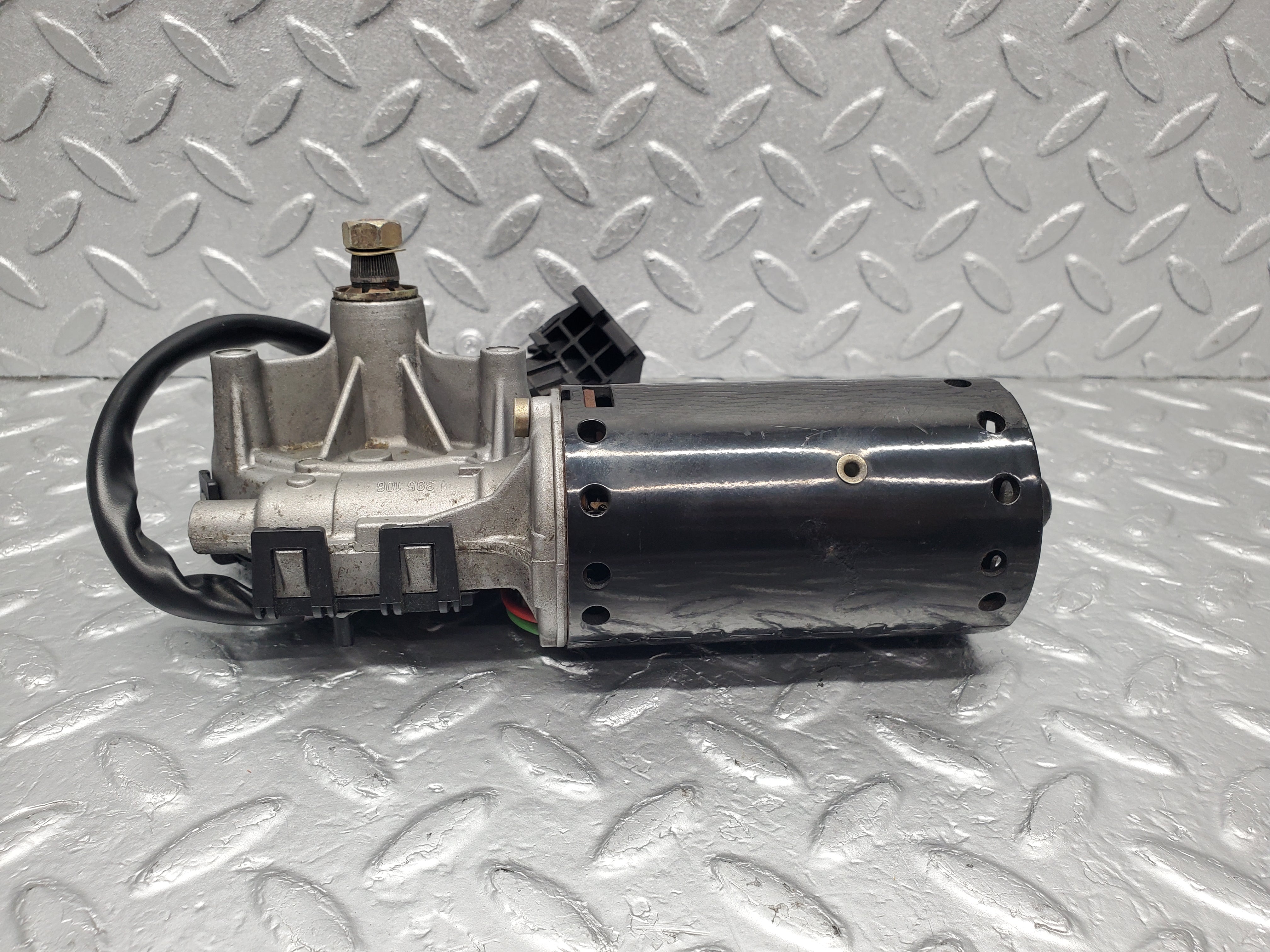 1624 Mercedes-Benz W220 S430 Front Wiper Motor Bosch 0390241435