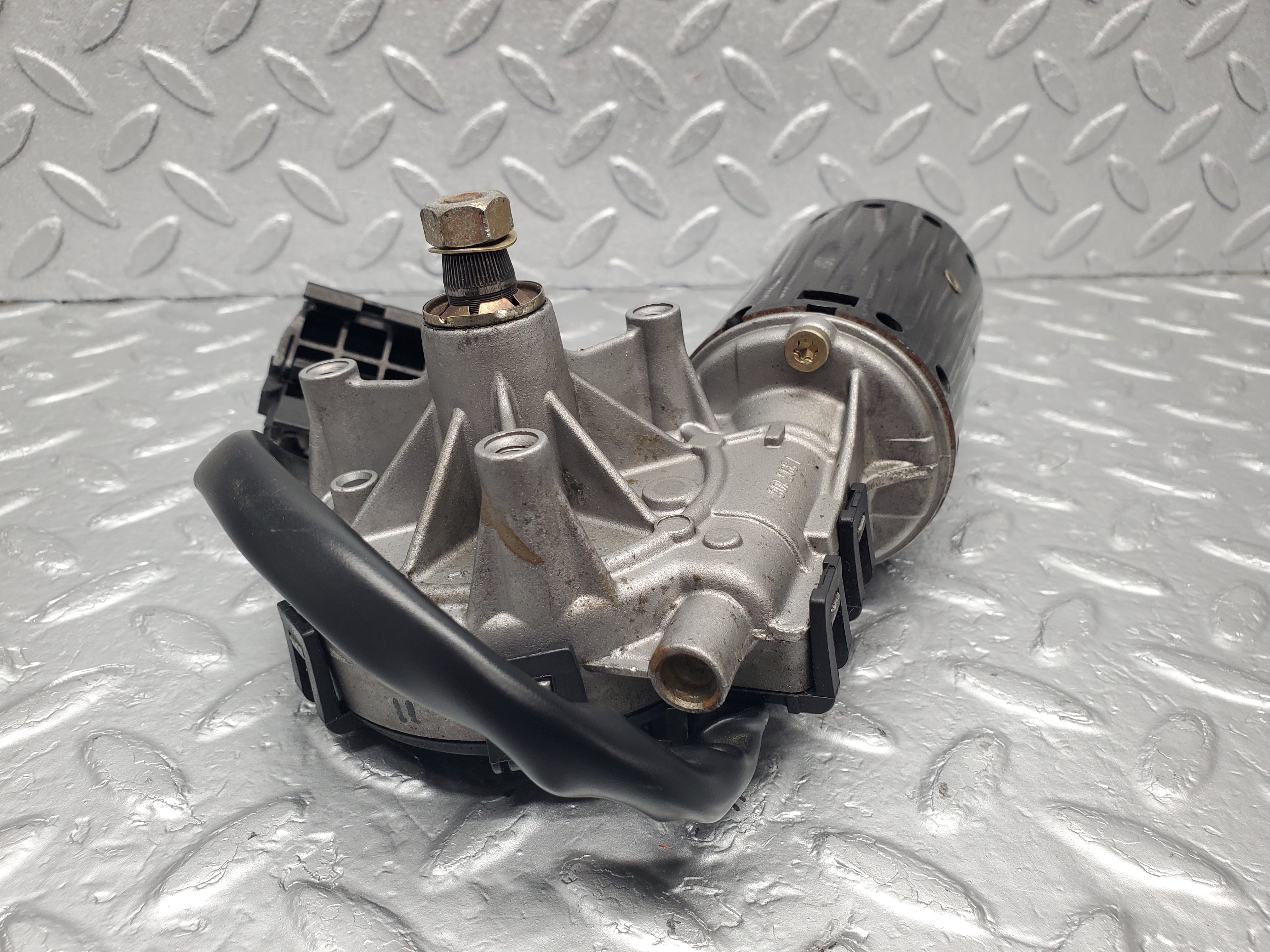 1624 Mercedes-Benz W220 S430 Front Wiper Motor Bosch 0390241435