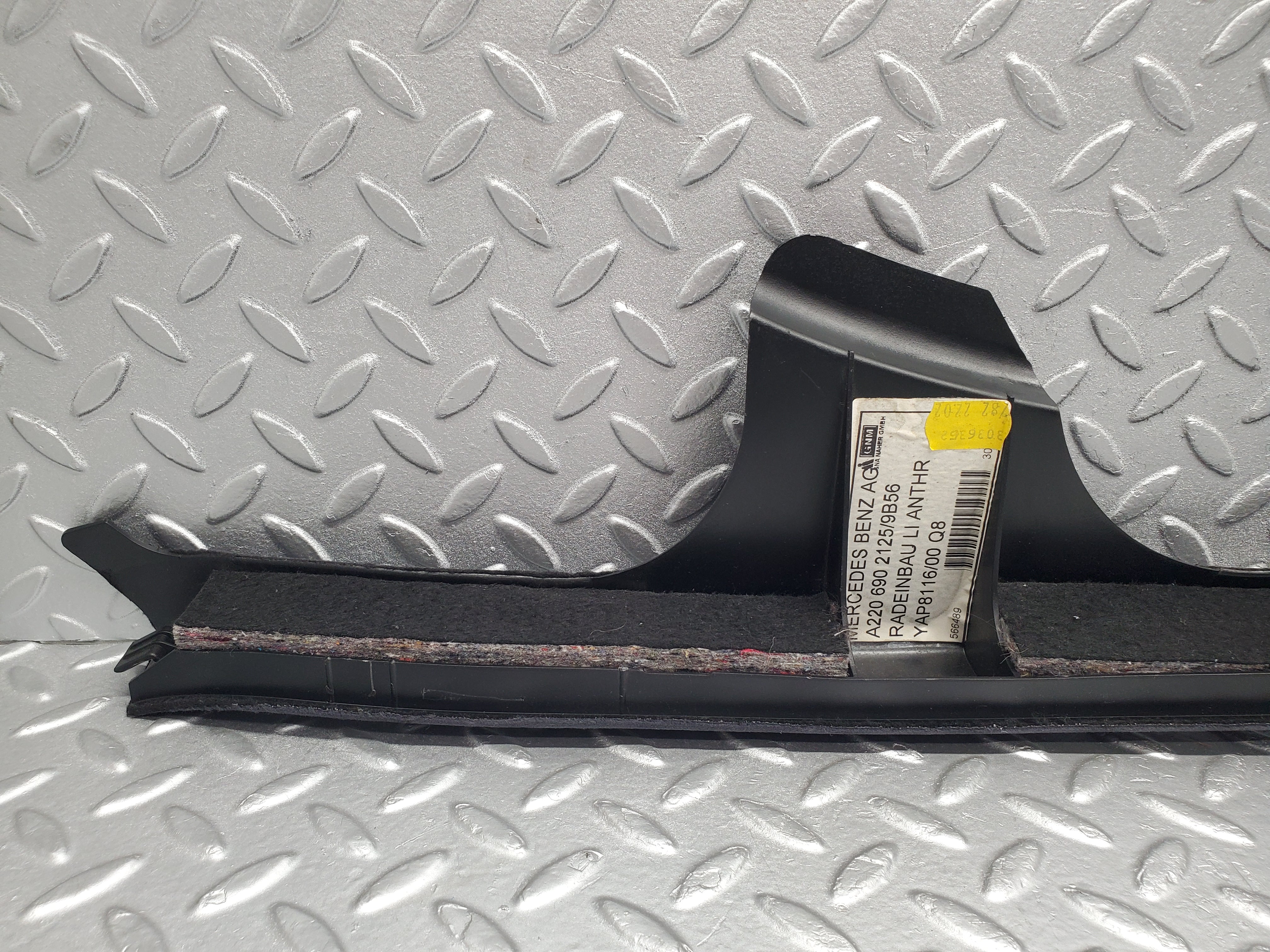 1629 Mercedes-Benz W220 S430 Fuse Box Holder Front 0285459832