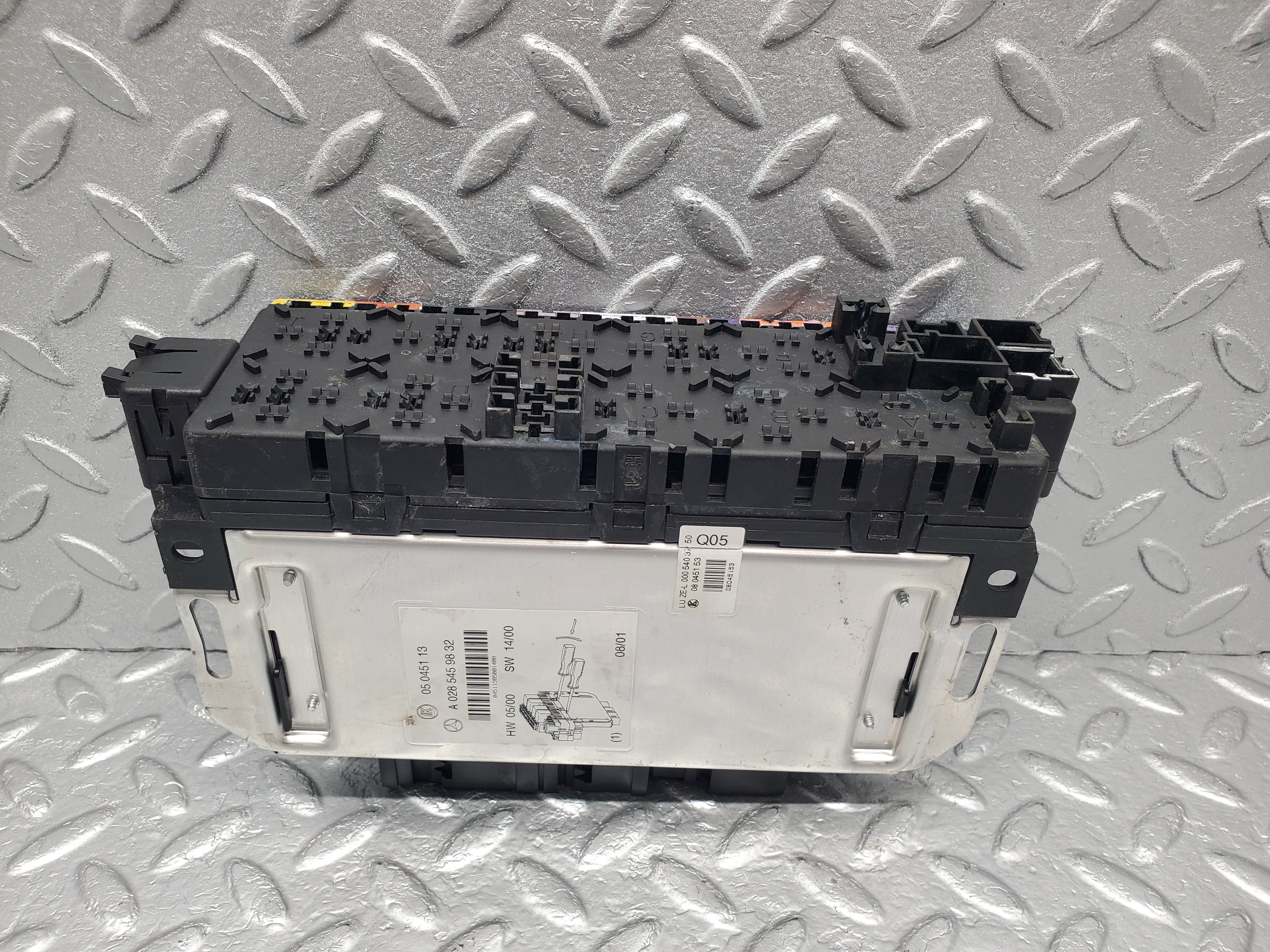 1629 Mercedes-Benz W220 S430 Fuse Box Holder Front 0285459832