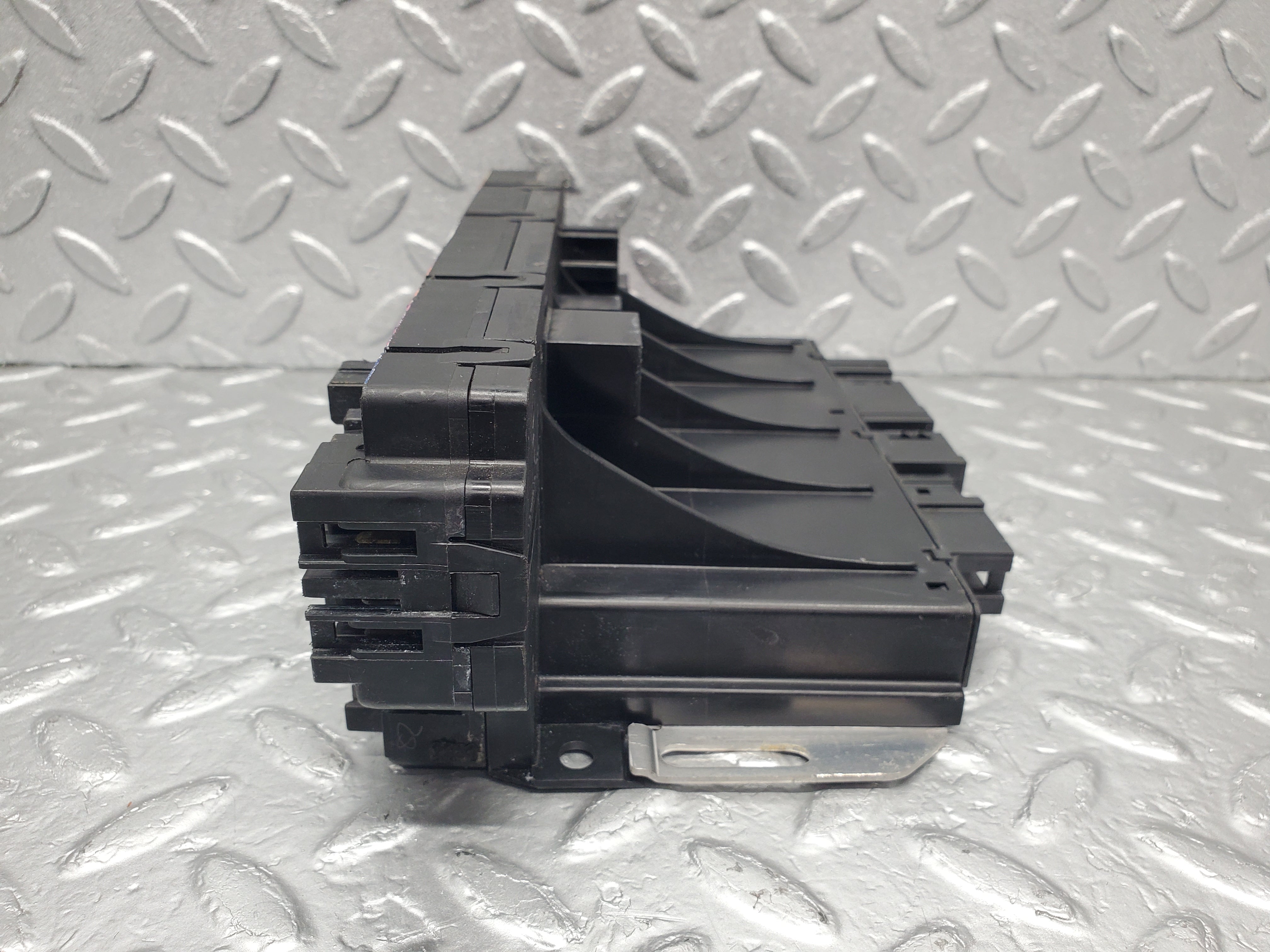 1629 Mercedes-Benz W220 S430 Fuse Box Holder Front 0285459832