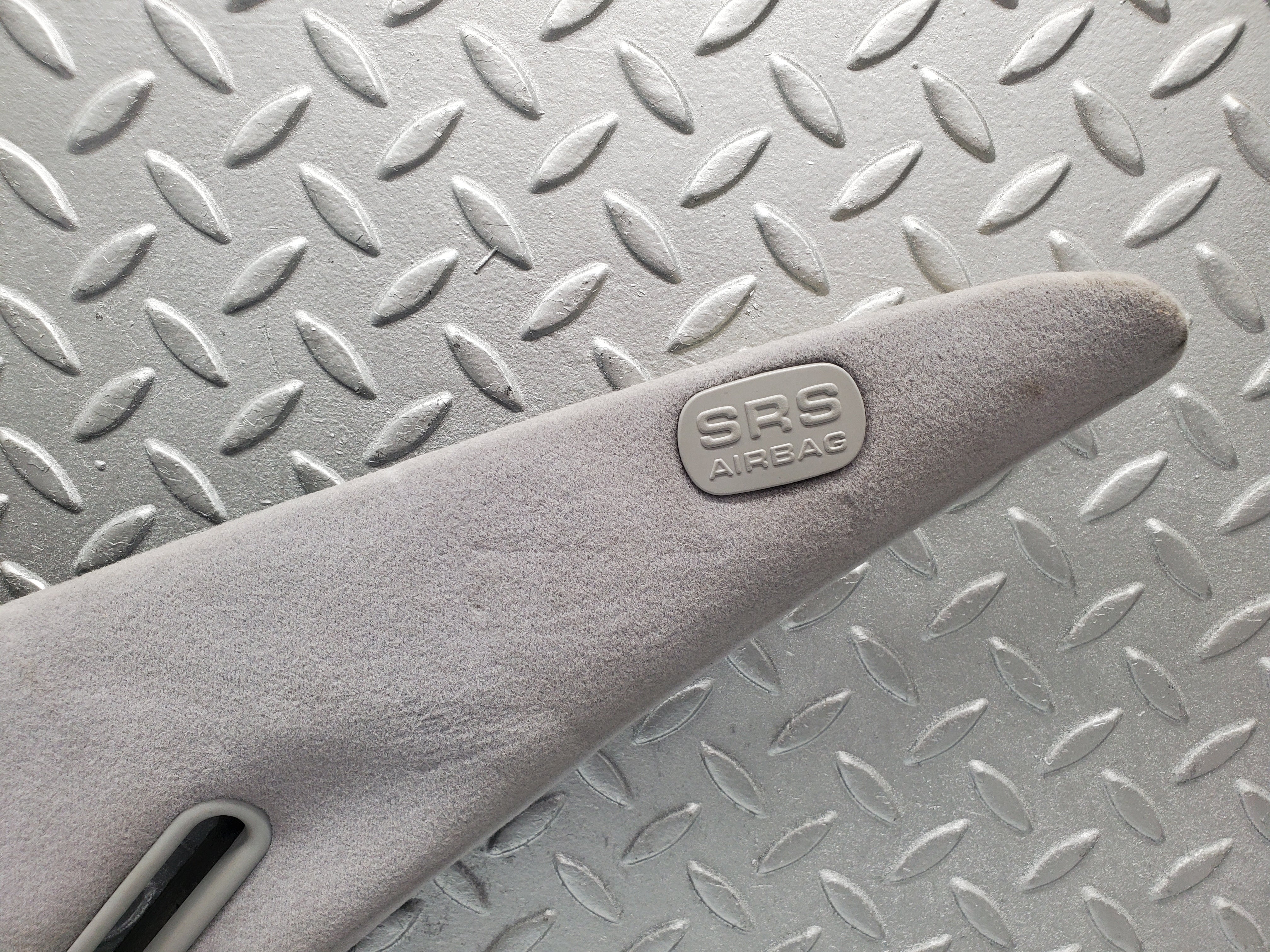 1635 Mercedes-Benz W220 S430 C Pillar Cover Trim Left Side 2206950337