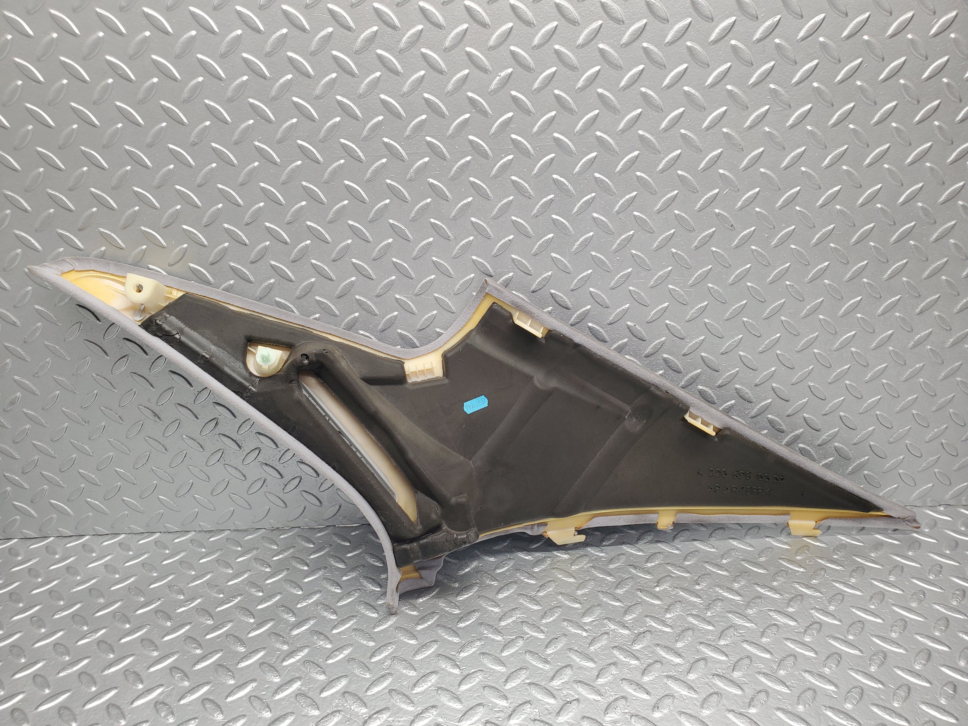 1635 Mercedes-Benz W220 S430 C Pillar Cover Trim Left Side 2206950337