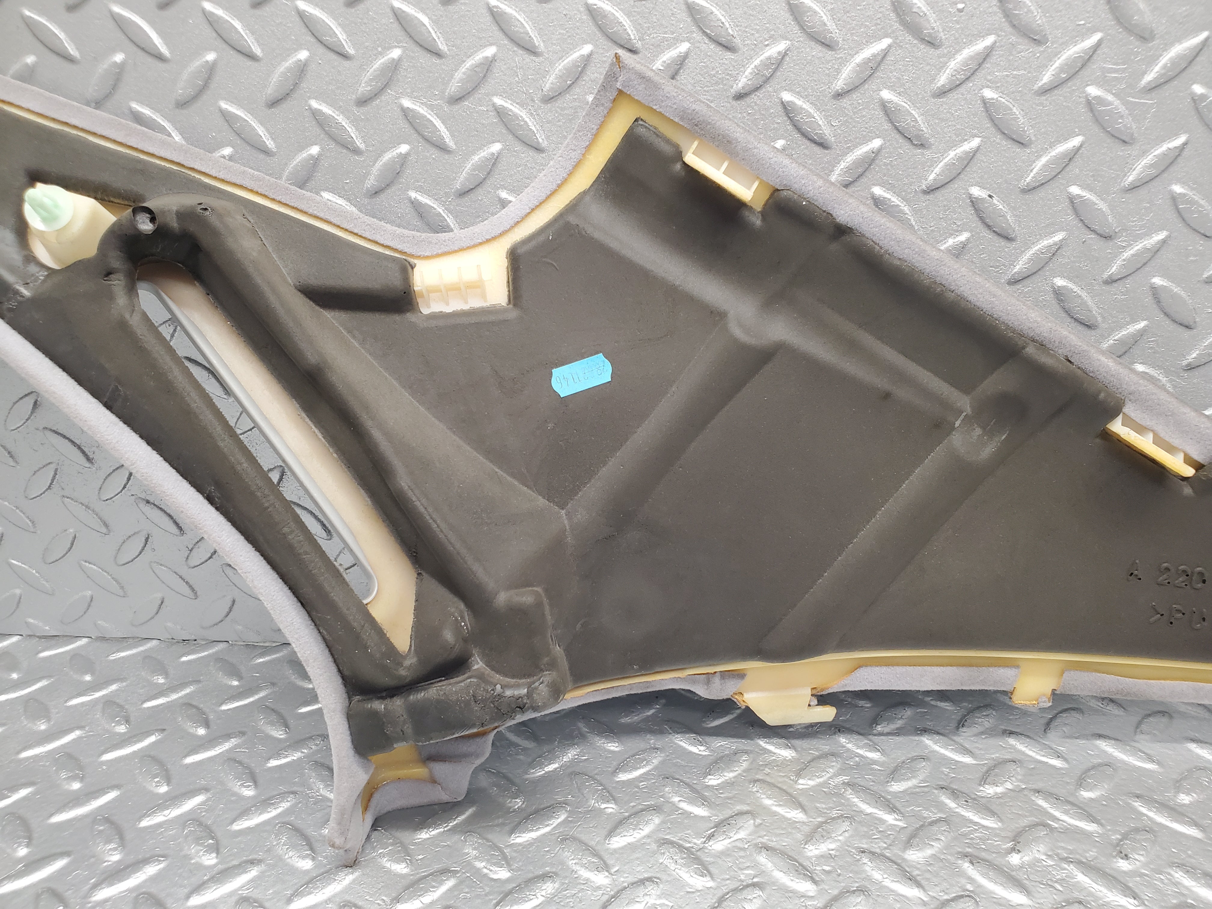 1635 Mercedes-Benz W220 S430 C Pillar Cover Trim Left Side 2206950337