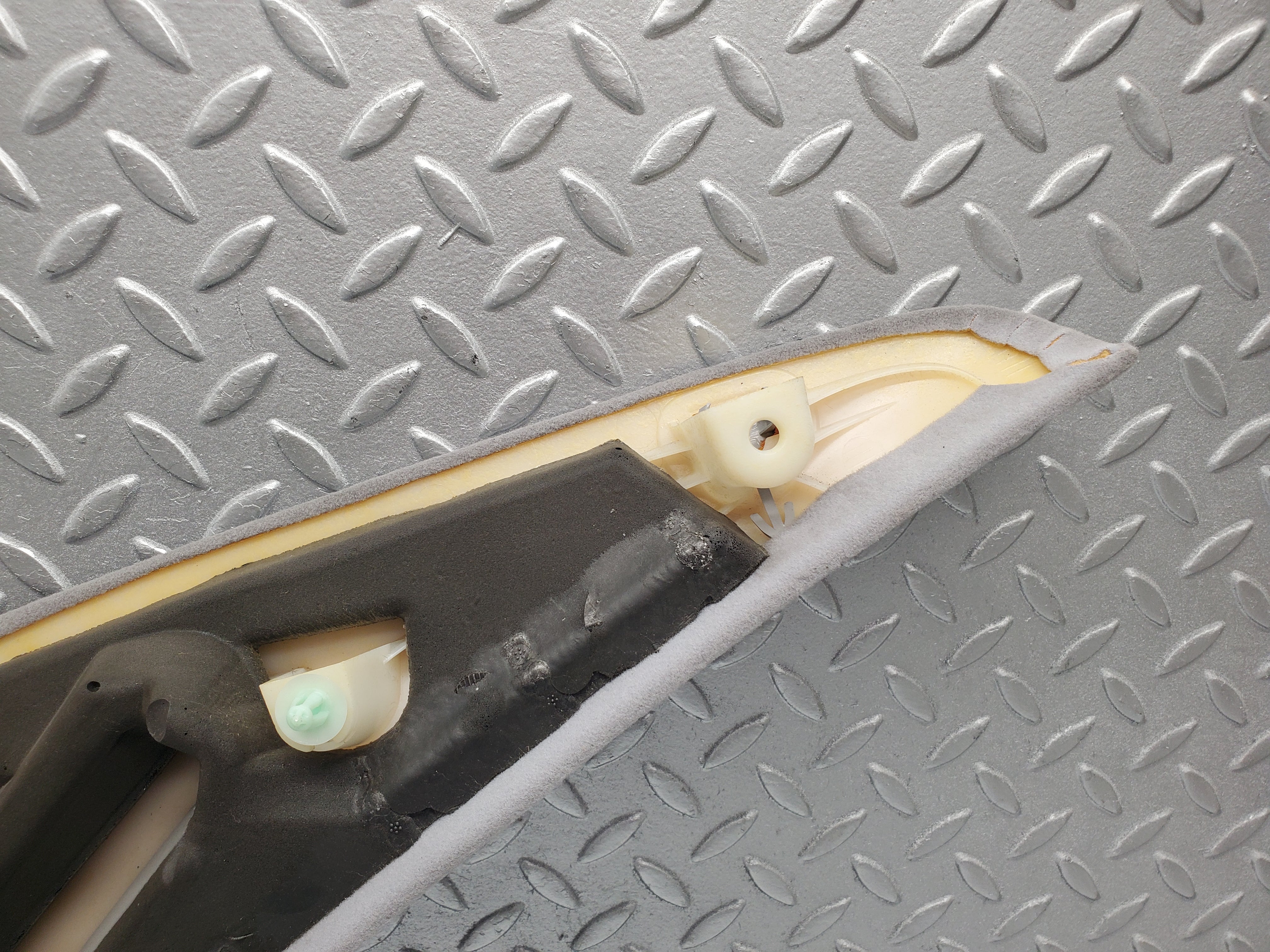 1636 Mercedes-Benz W220 S430 C Pillar Cover Trim Right Side 2206950437