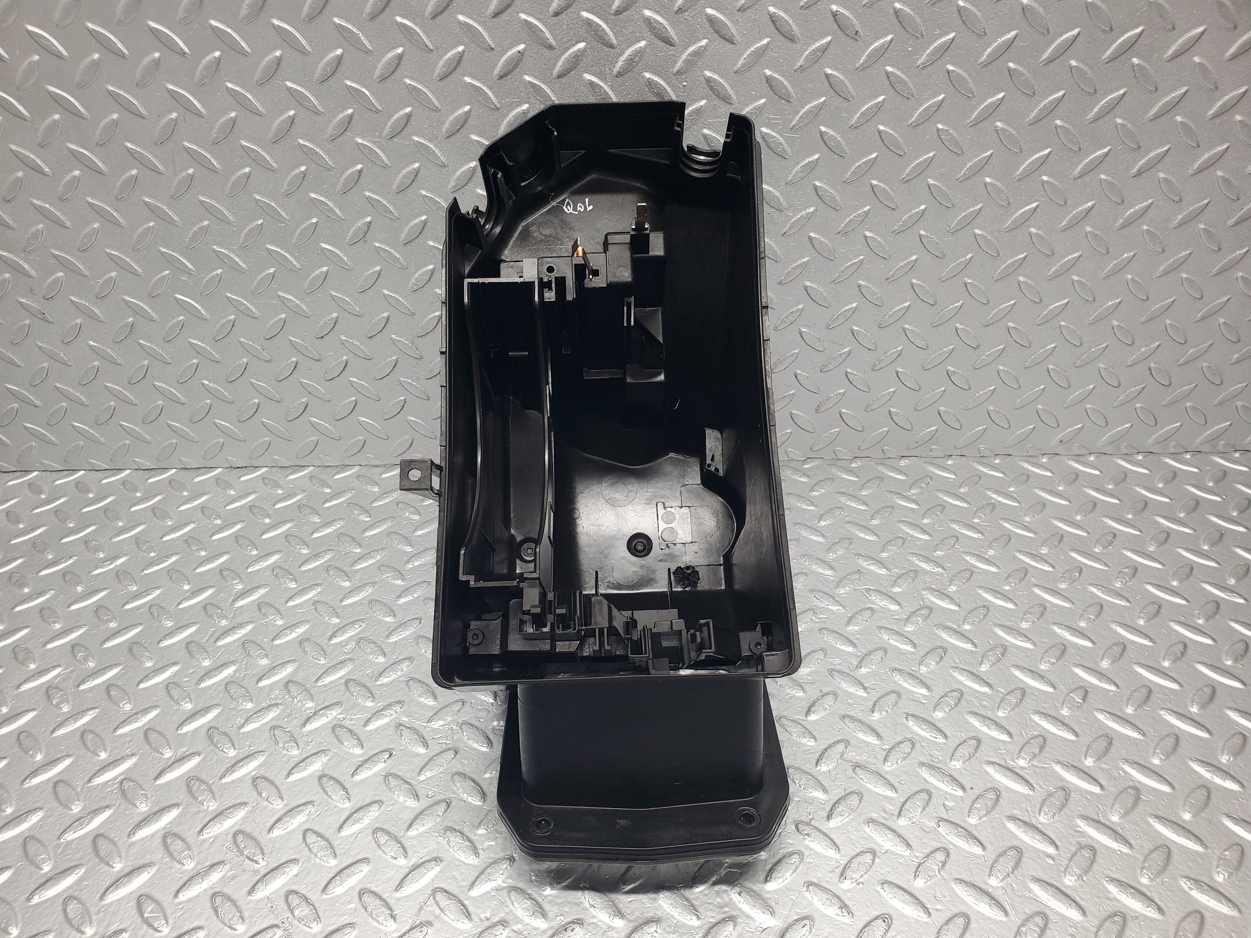 1637 Mercedes-Benz W220 S430 Air Filter Box 2205400224