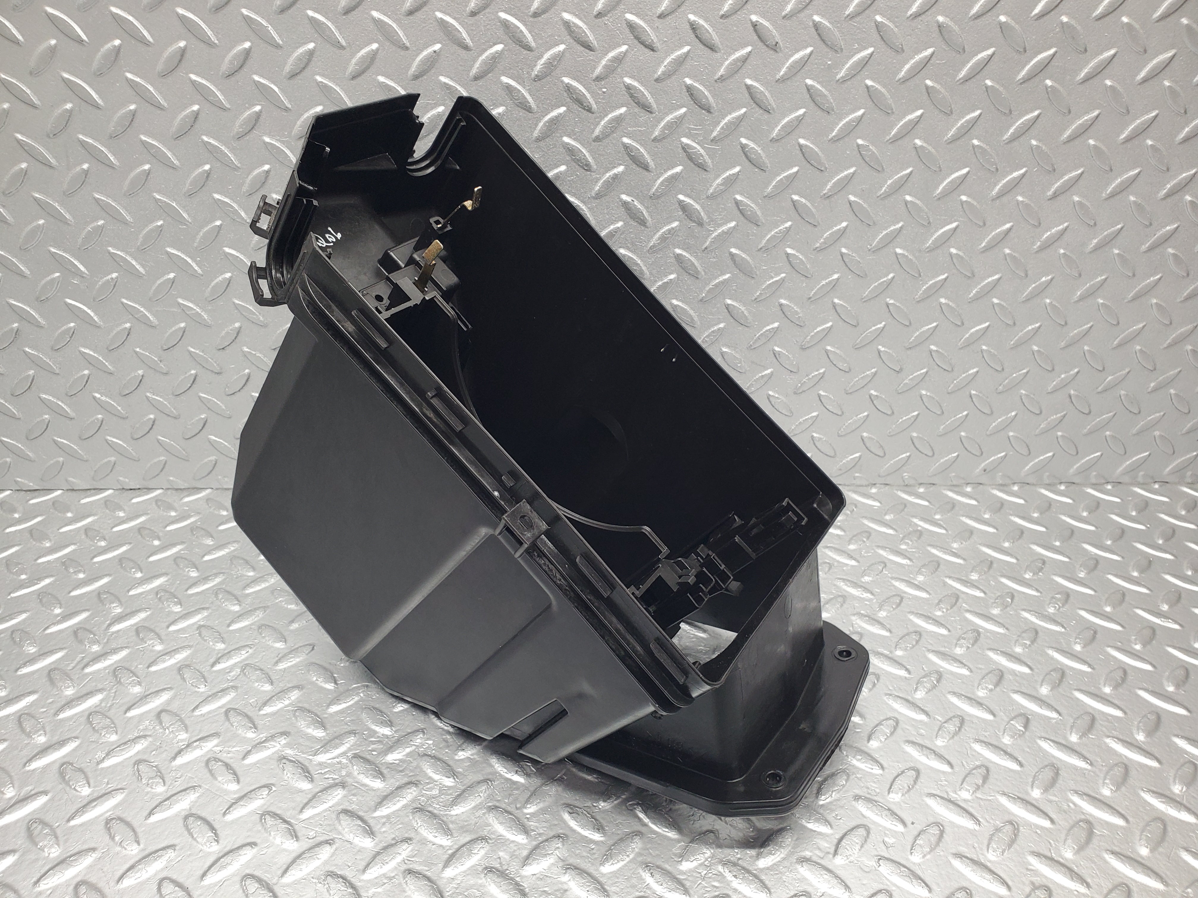 1637 Mercedes-Benz W220 S430 Air Filter Box 2205400224