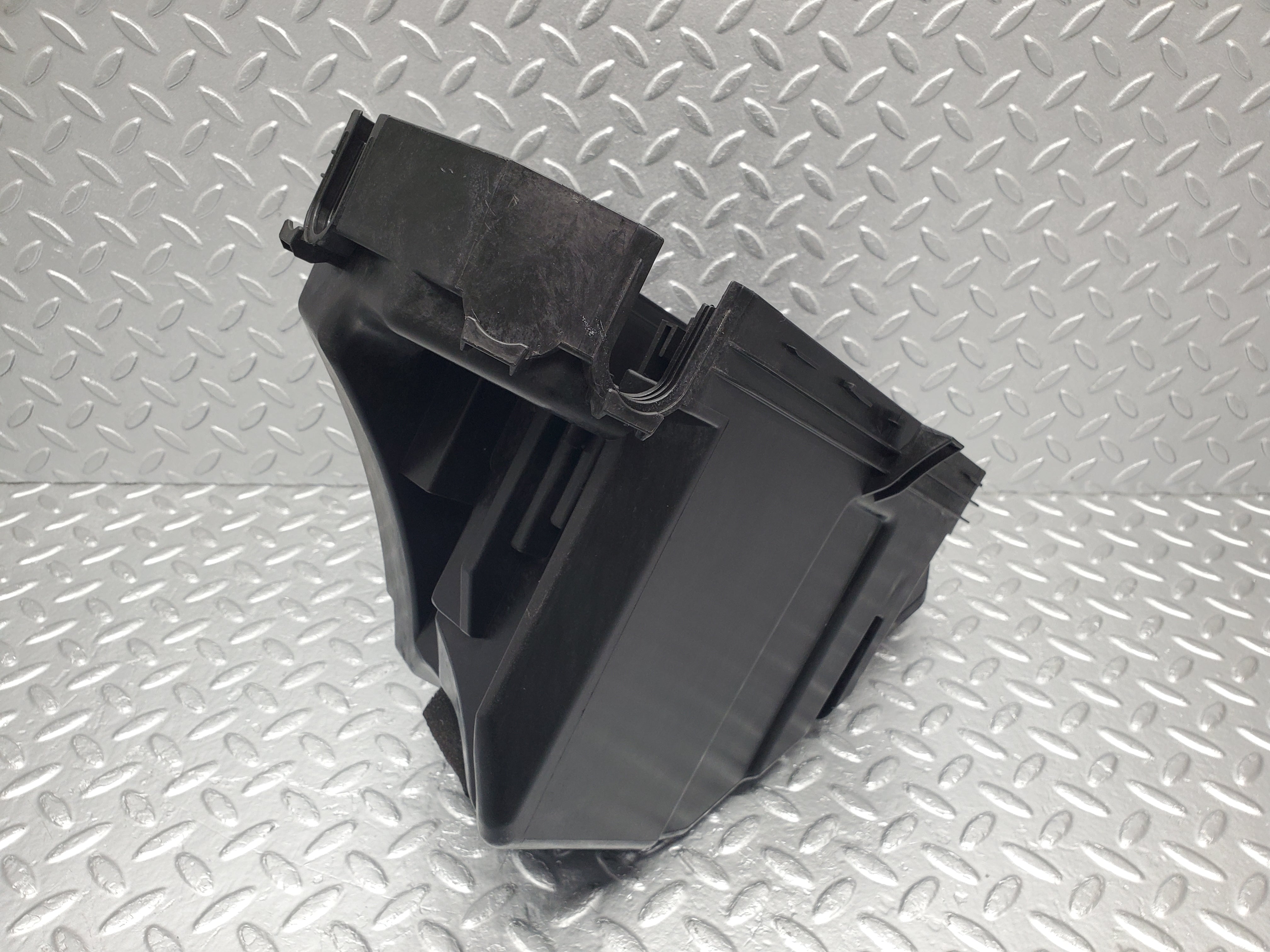 1637 Mercedes-Benz W220 S430 Air Filter Box 2205400224