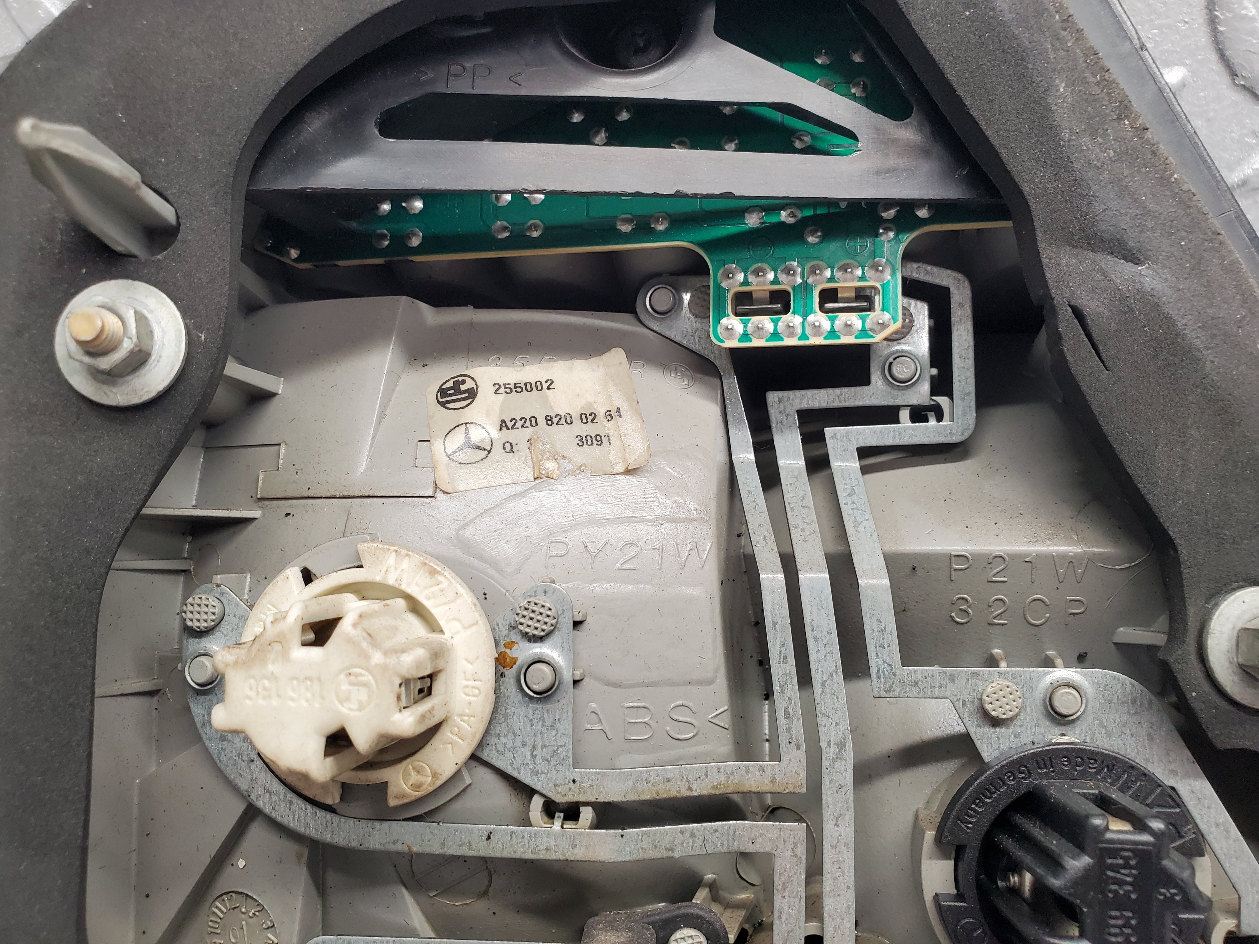 1640 Mercedes-Benz W220 S430 Tail Light Rear Right