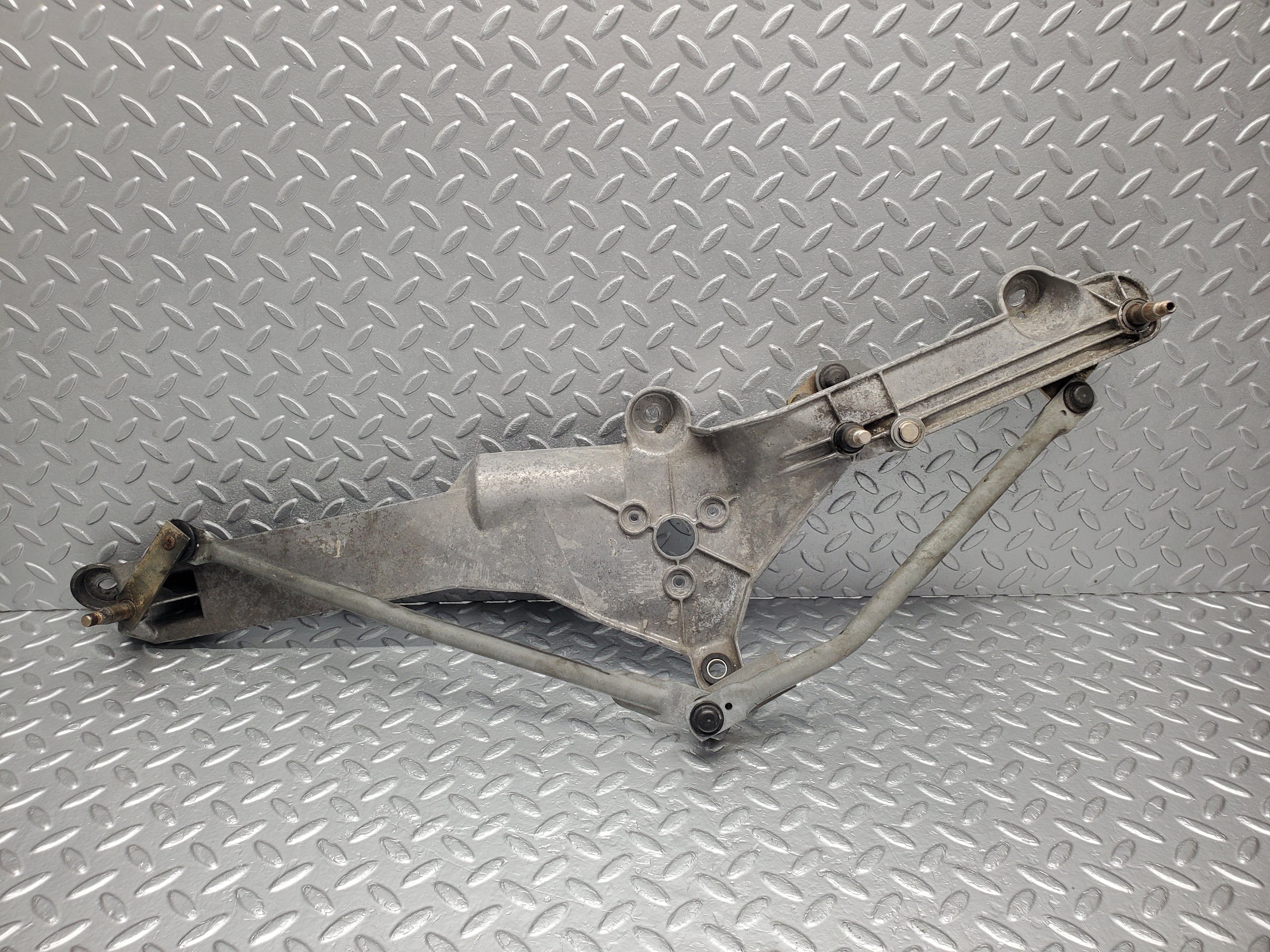 1645 Mercedes-Benz W220 S430 Wiper Linkage 3391098392