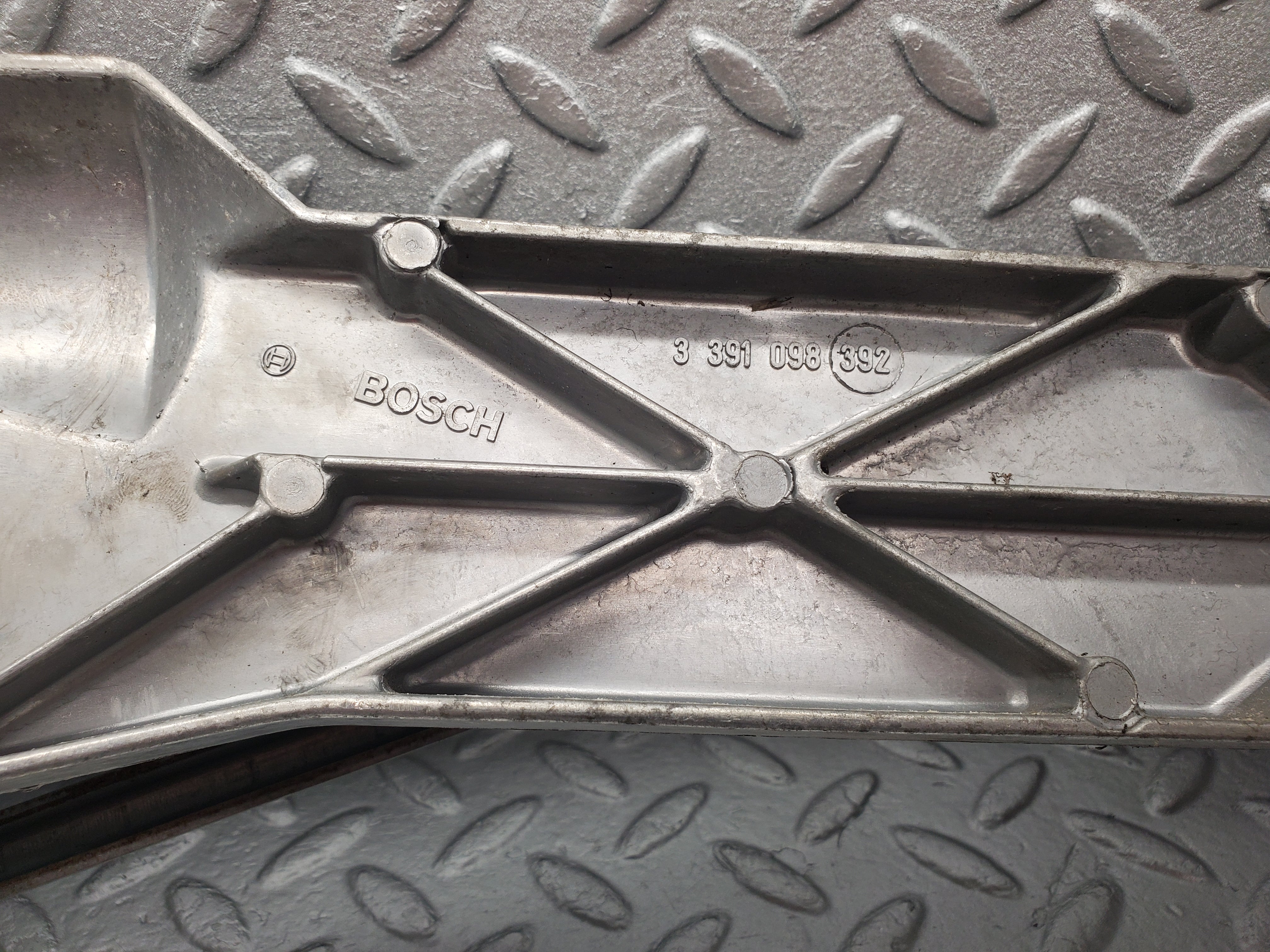 1645 Mercedes-Benz W220 S430 Wiper Linkage 3391098392