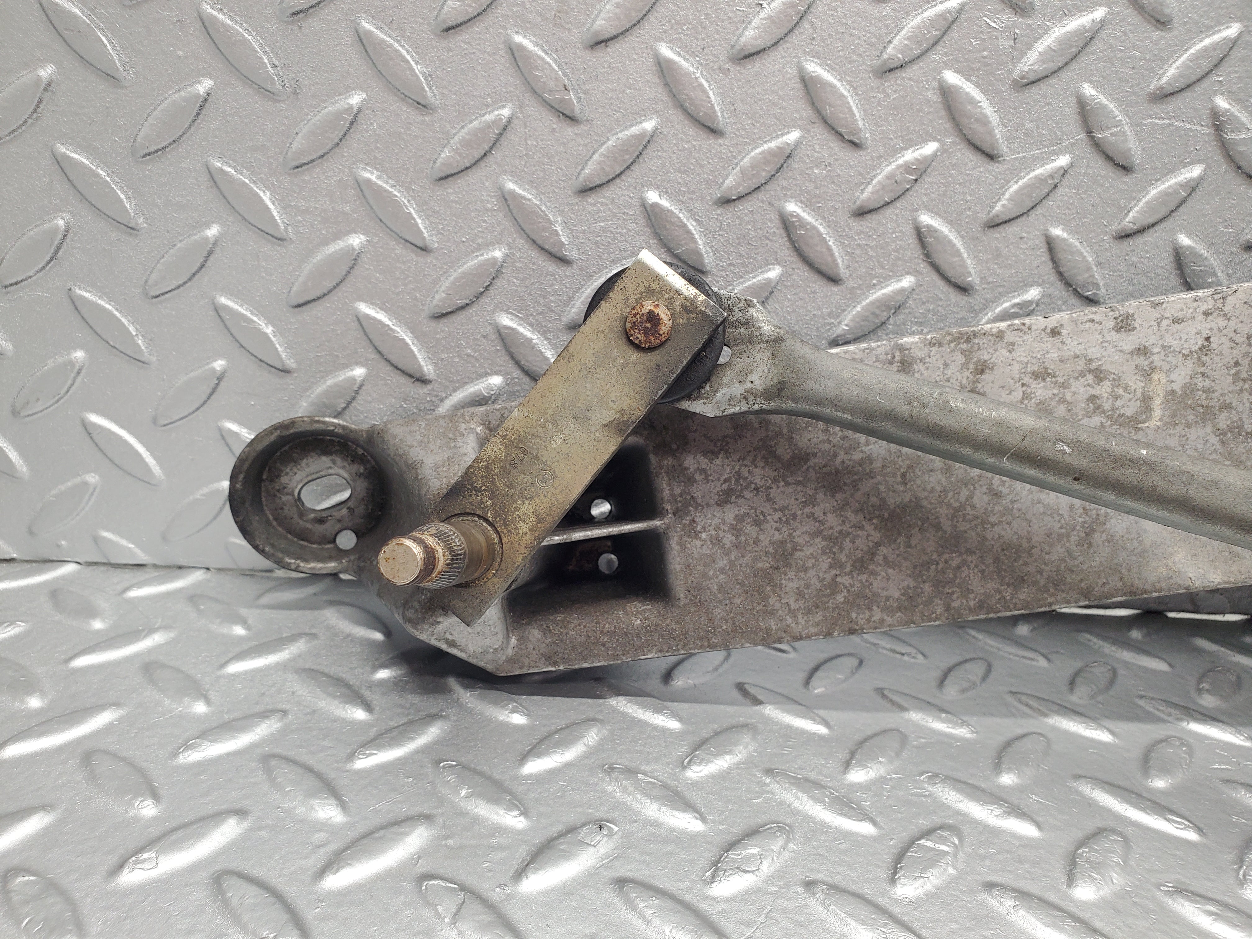 1645 Mercedes-Benz W220 S430 Wiper Linkage 3391098392