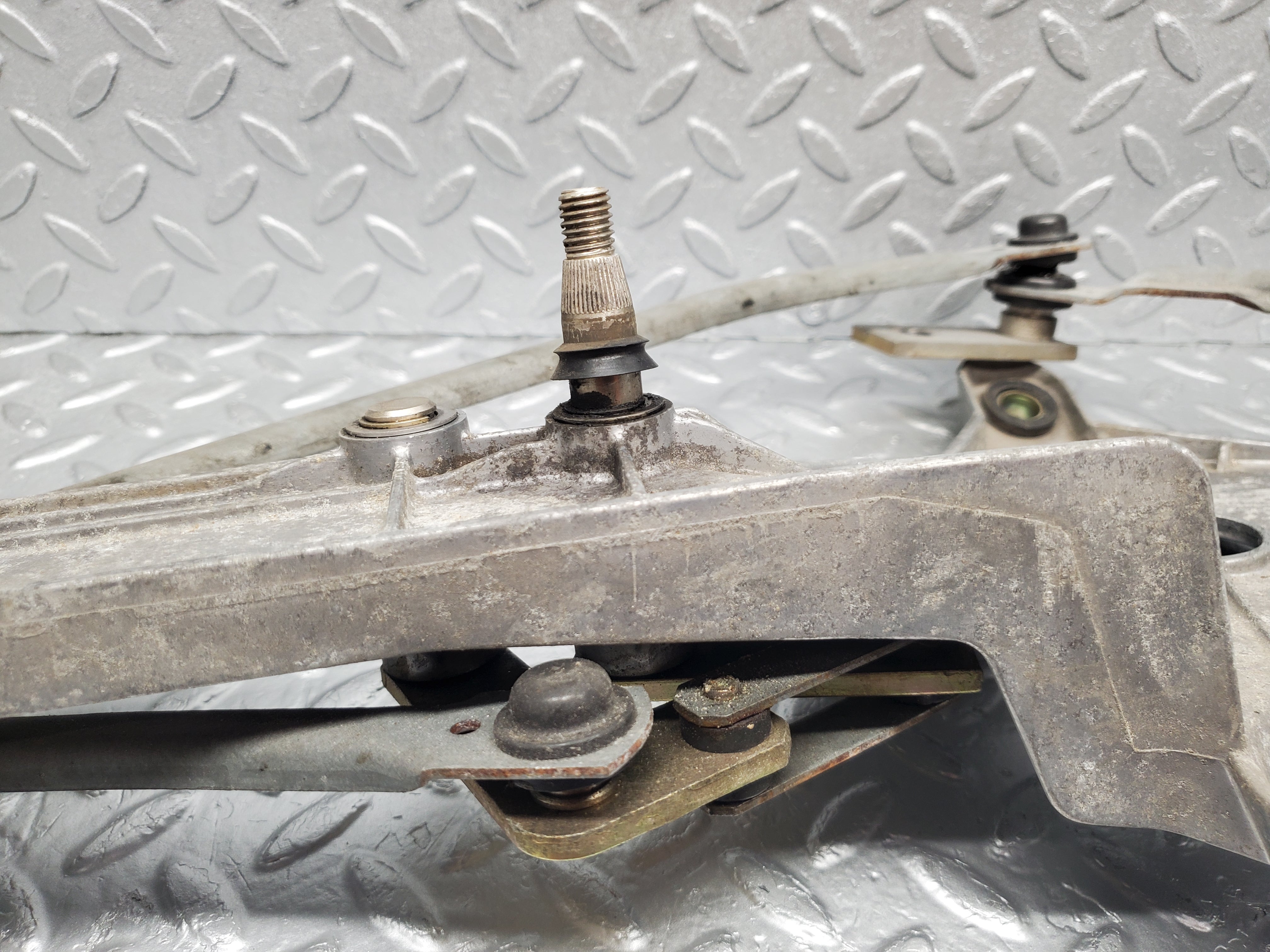 1645 Mercedes-Benz W220 S430 Wiper Linkage 3391098392