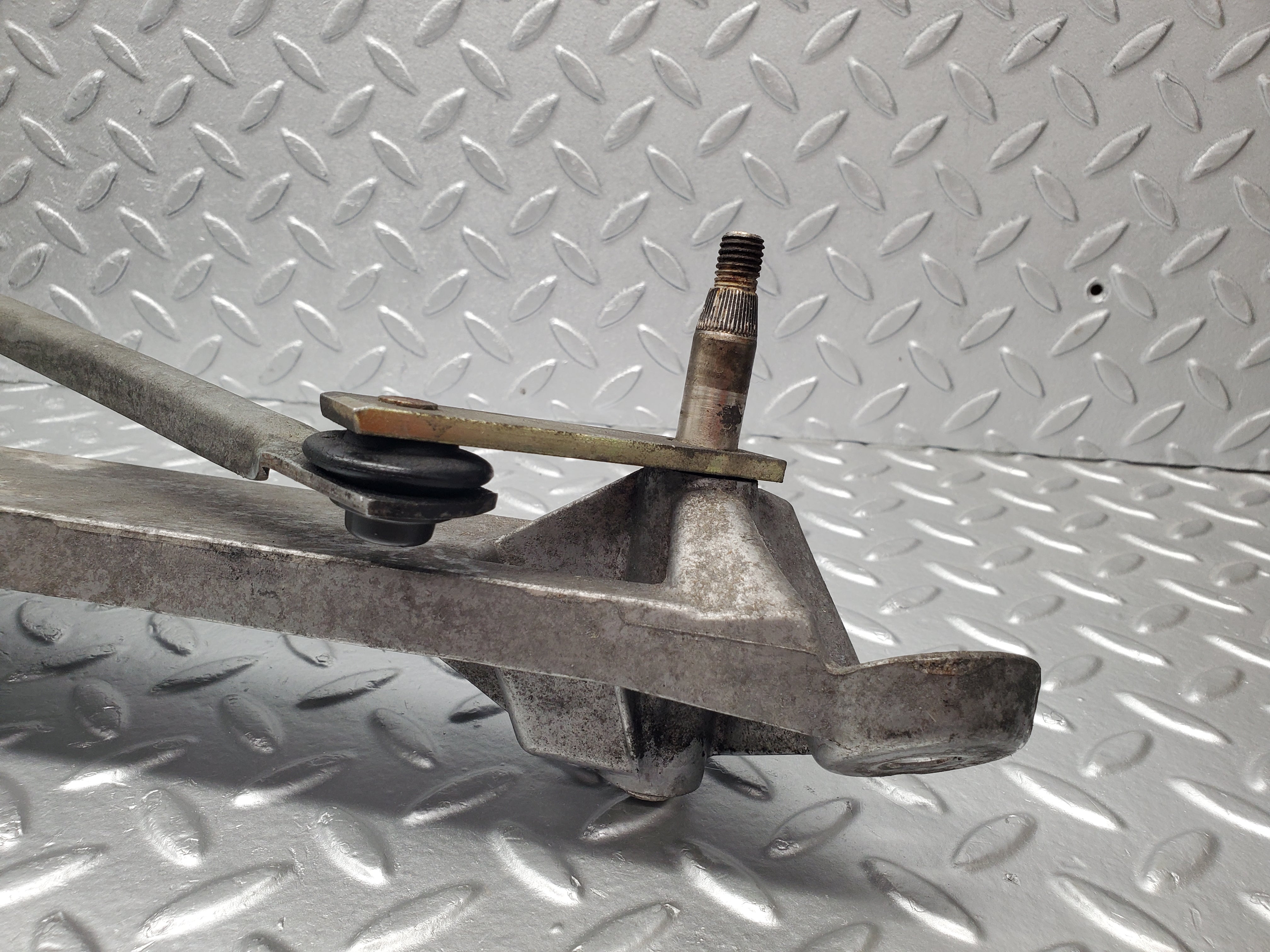 1645 Mercedes-Benz W220 S430 Wiper Linkage 3391098392