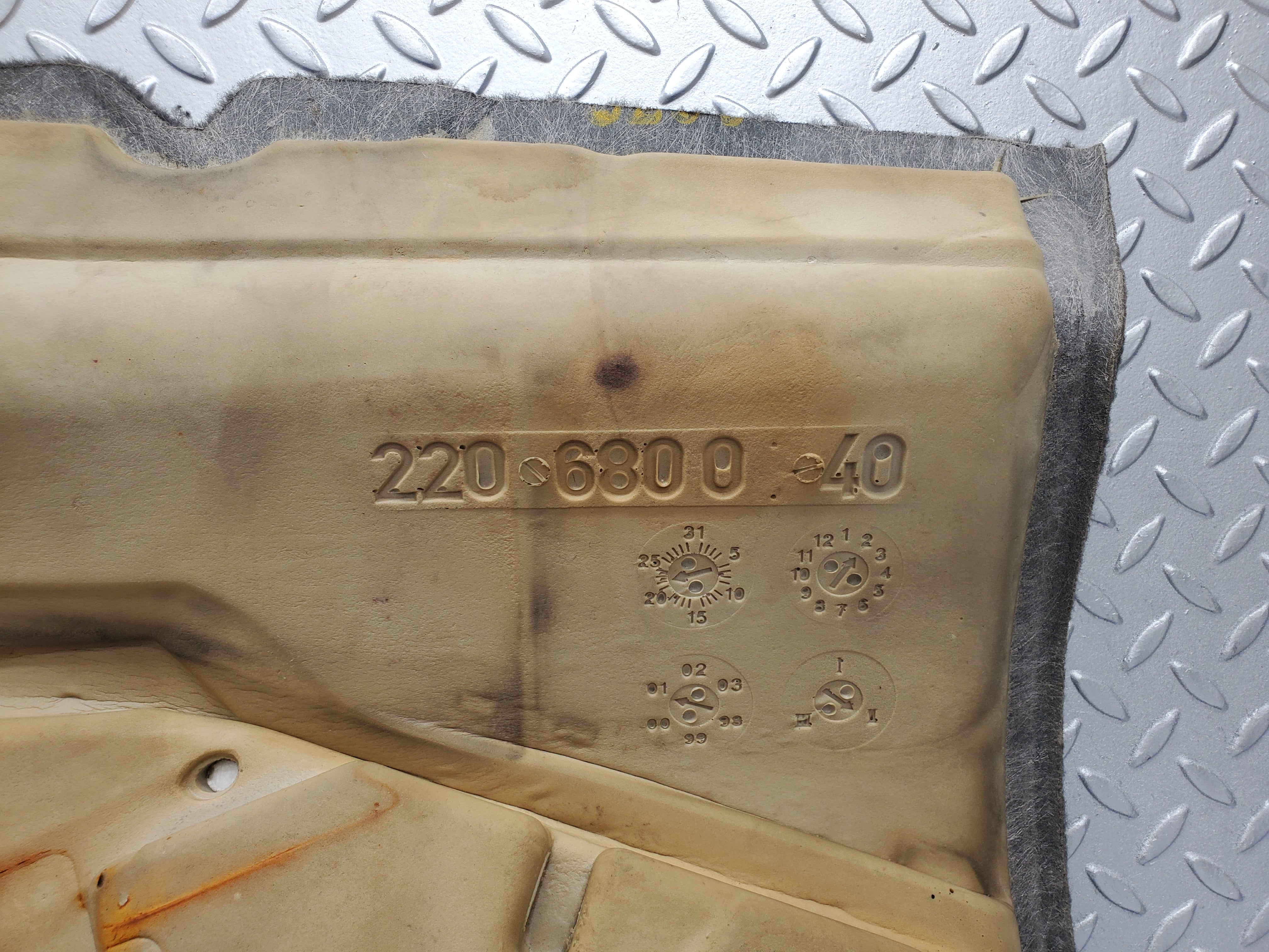 1650 Mercedes-Benz W220 S430 Floor Mat Front Left Side 220680340