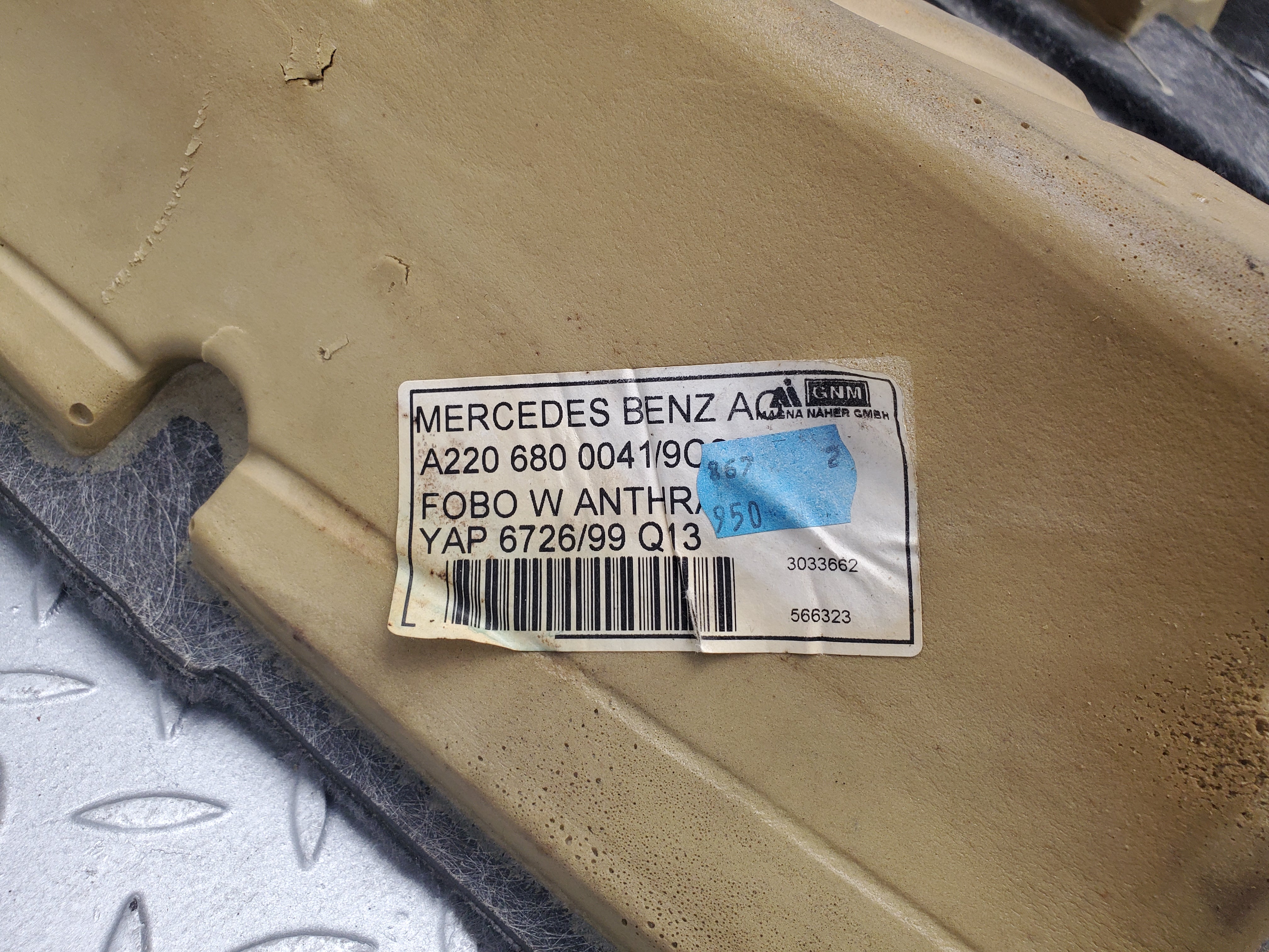 1652 Mercedes-Benz W220 S430 Floor Mat Rear Side 220680004