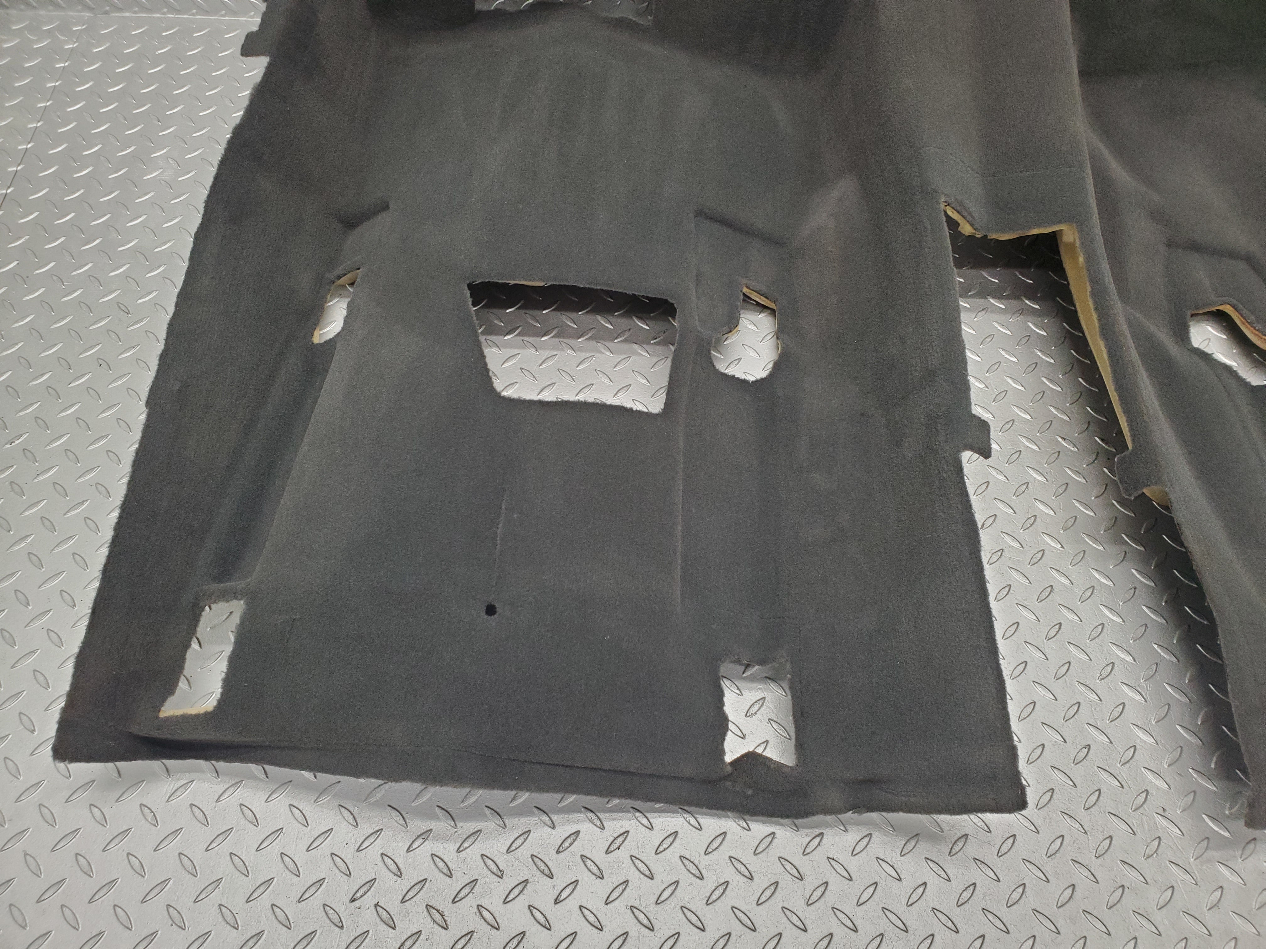 1652 Mercedes-Benz W220 S430 Floor Mat Rear Side 220680004