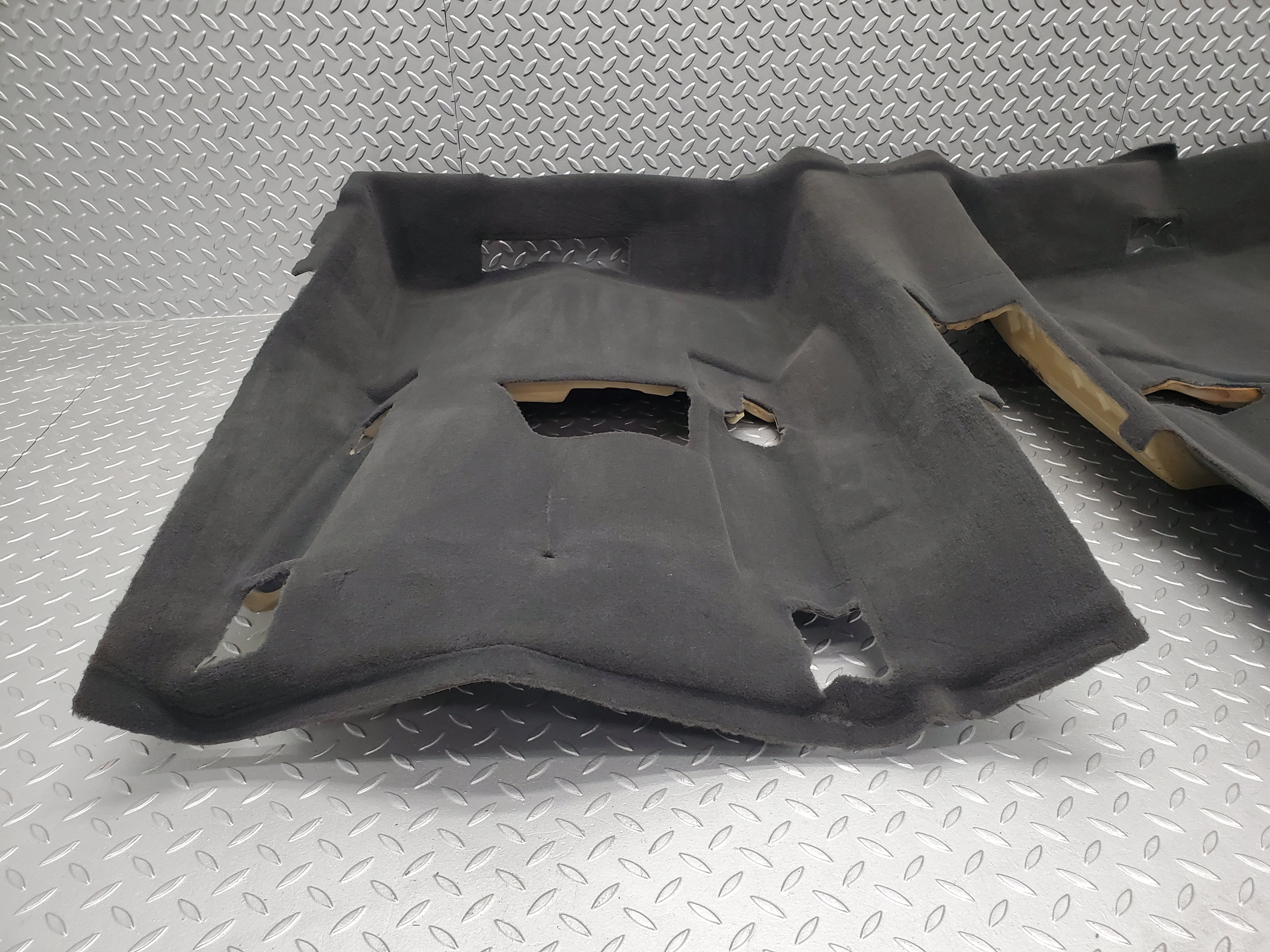 1652 Mercedes-Benz W220 S430 Floor Mat Rear Side 220680004