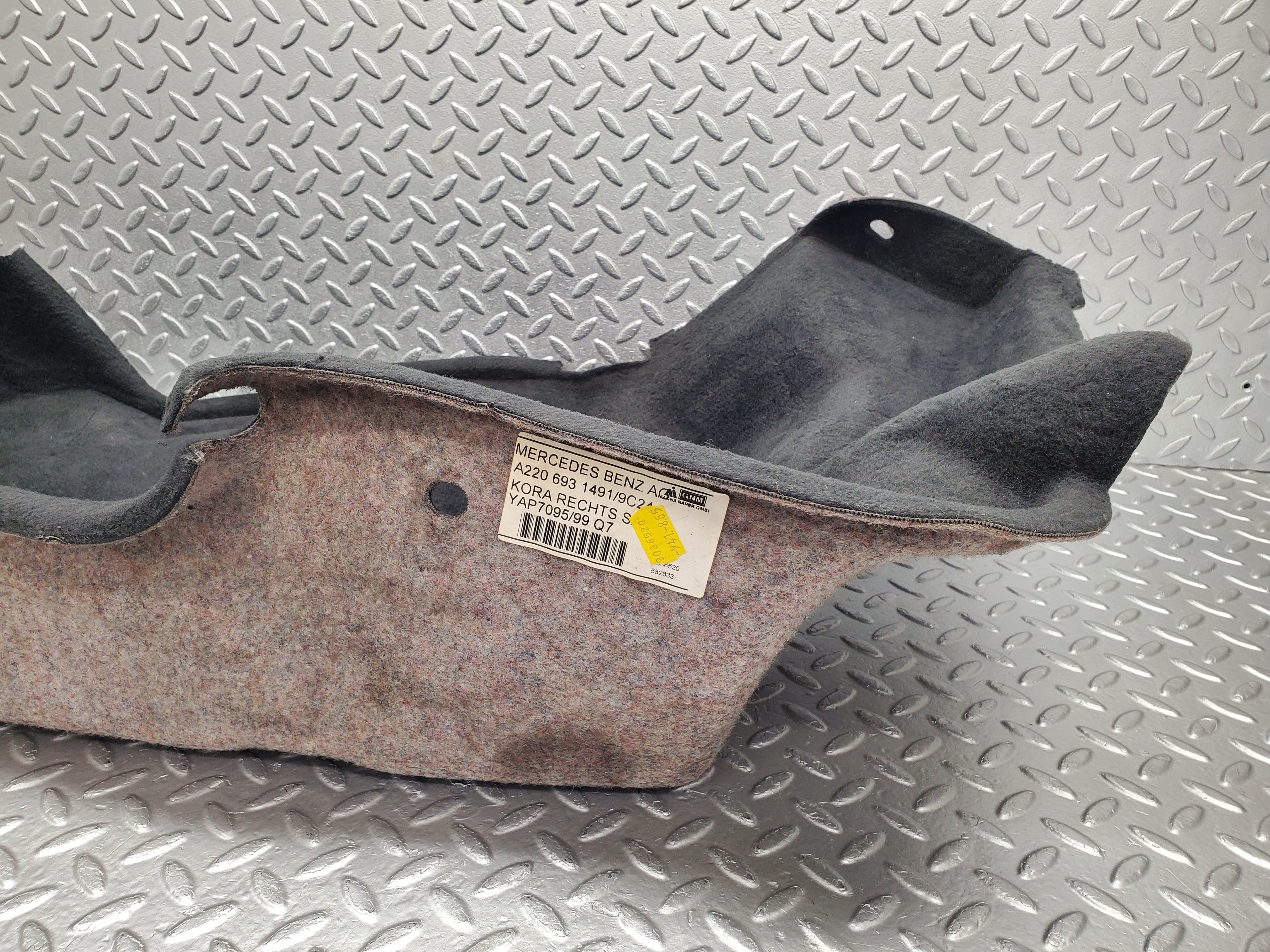 1654 Mercedes-Benz W220 S430 Trunk Liner Carpet Rear Right Side 2206931491