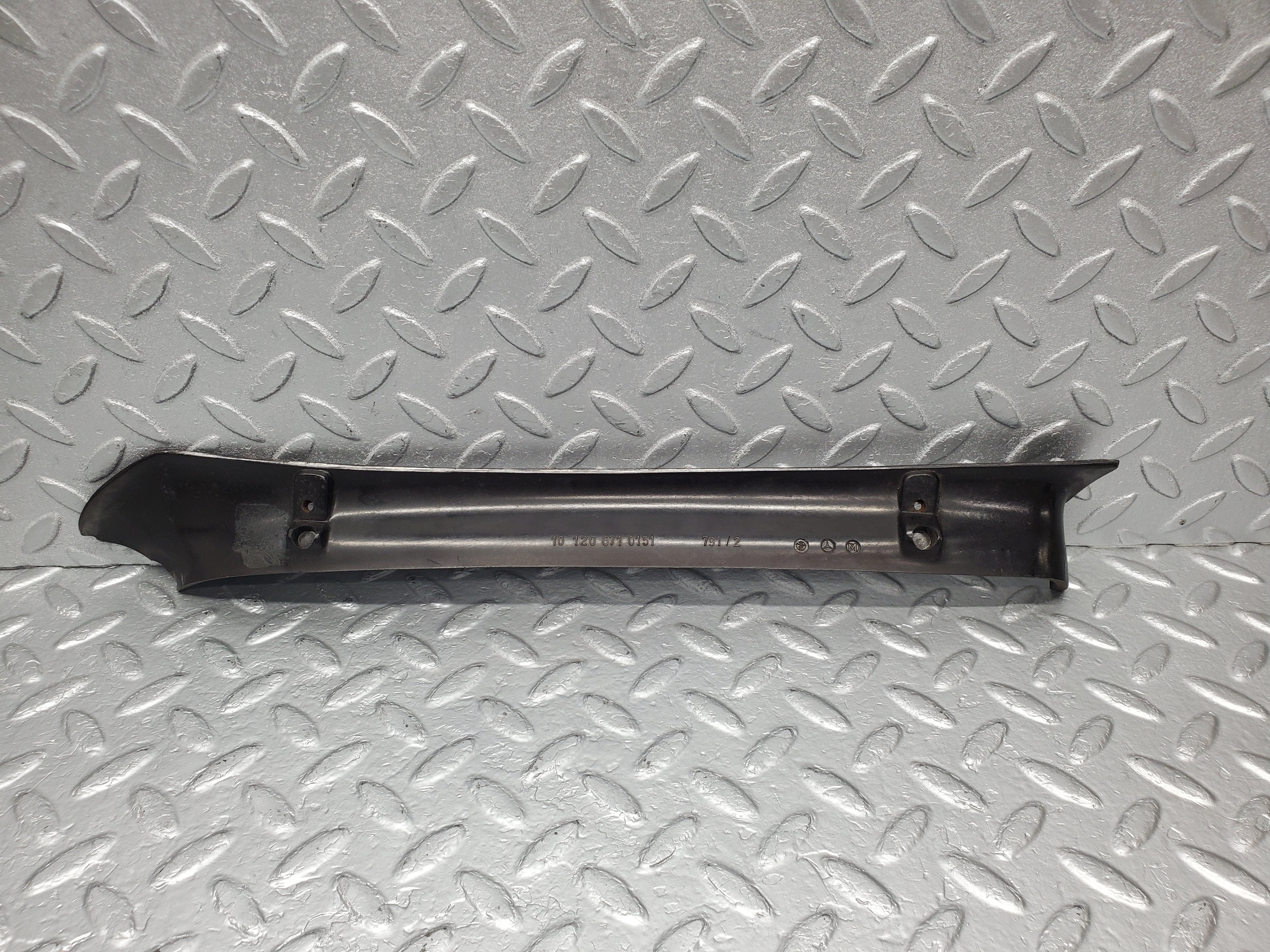 1666 Mercedes-Benz W105 219 PONTON A Pillar Trim Moulding Right 101206710151