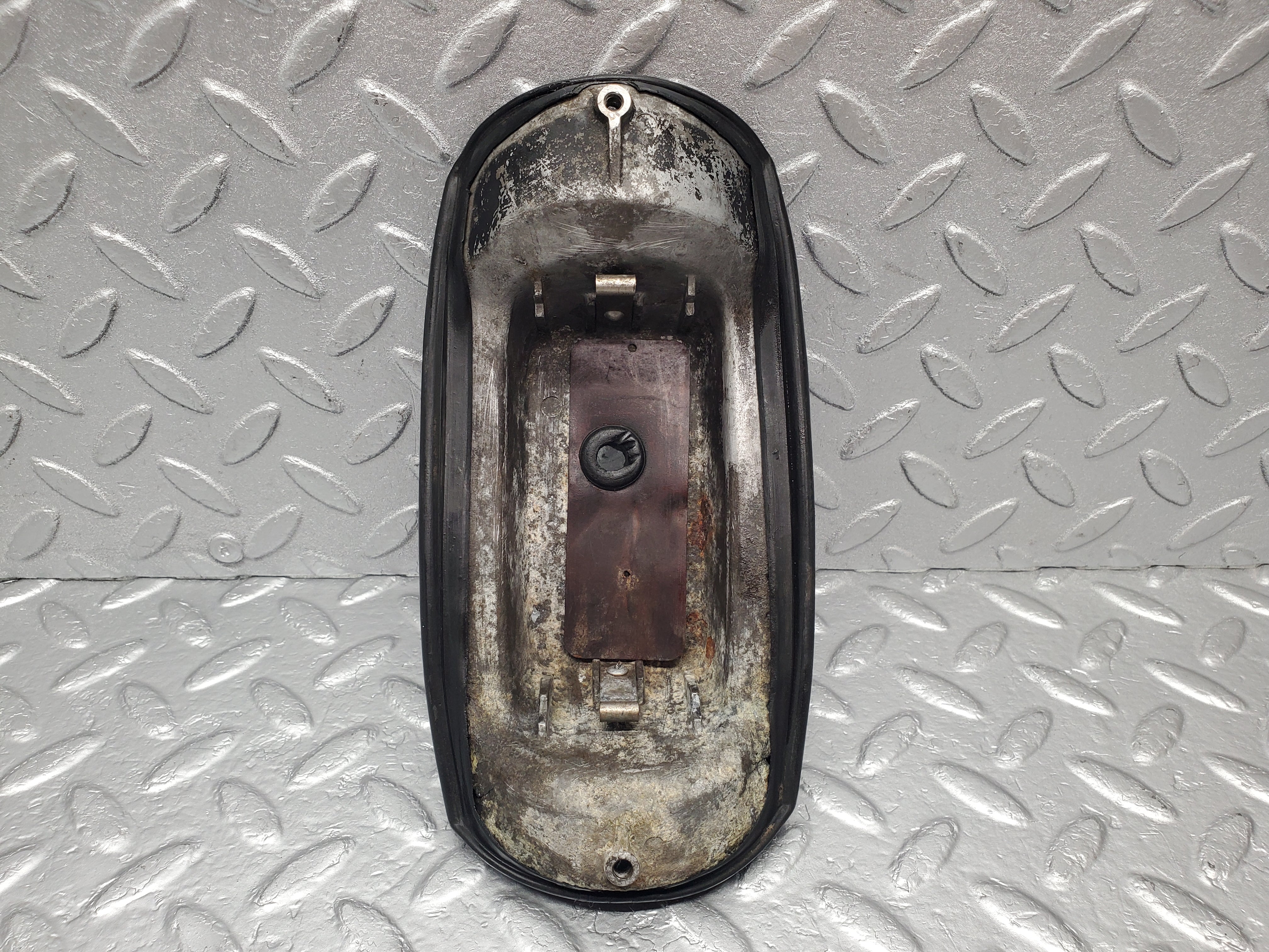 1683 Mercedes-Benz W105 219 PONTON Rear Tail Light Housing 01808200164