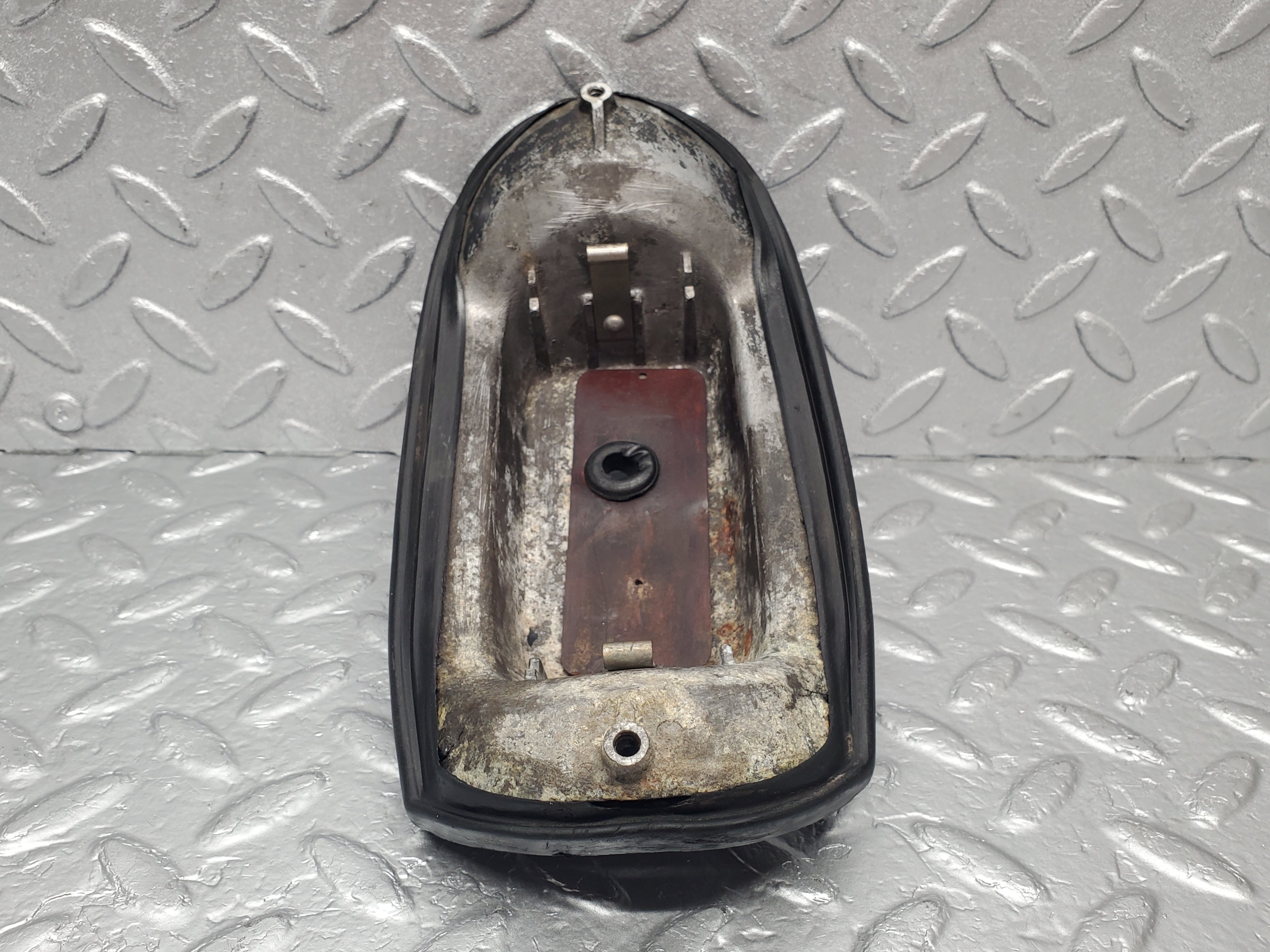 1683 Mercedes-Benz W105 219 PONTON Rear Tail Light Housing 01808200164