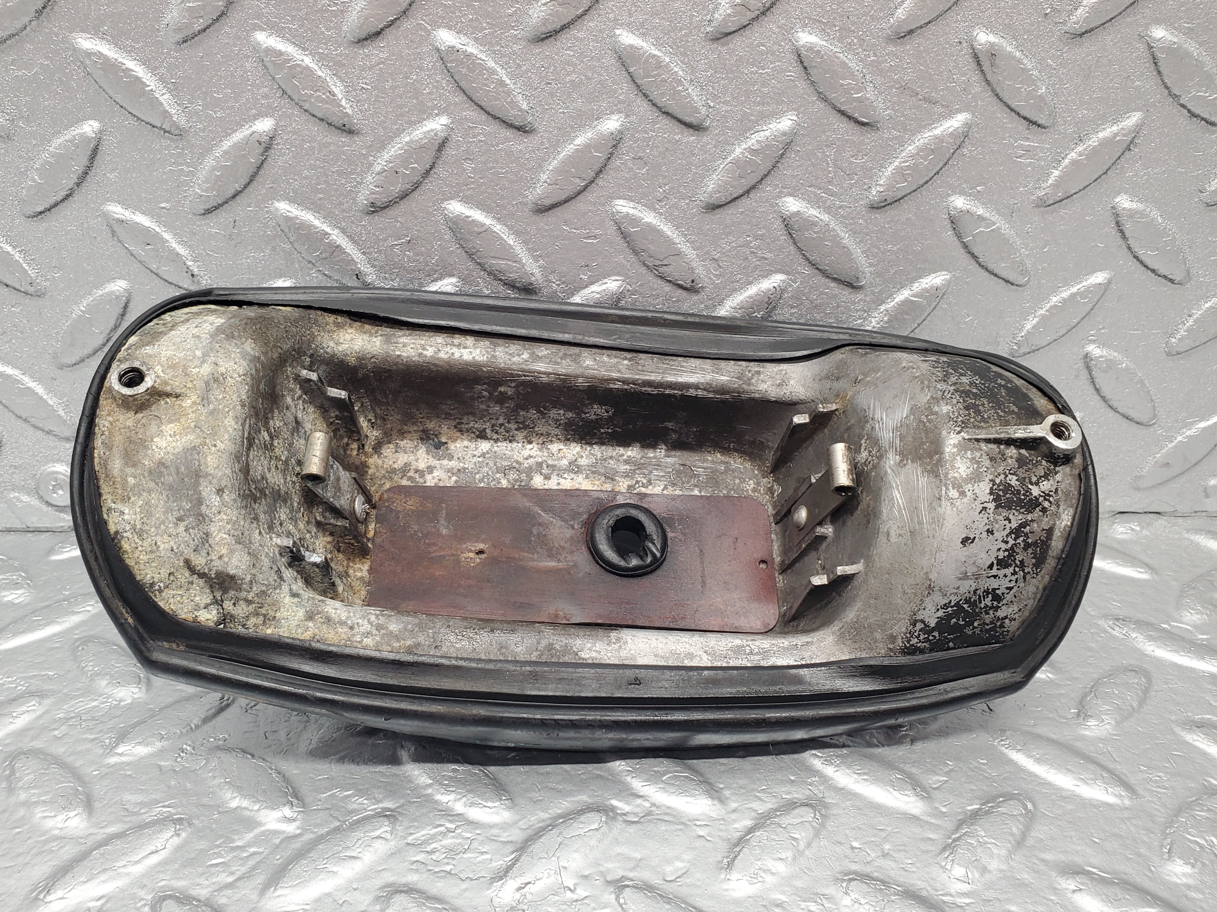 1683 Mercedes-Benz W105 219 PONTON Rear Tail Light Housing 01808200164