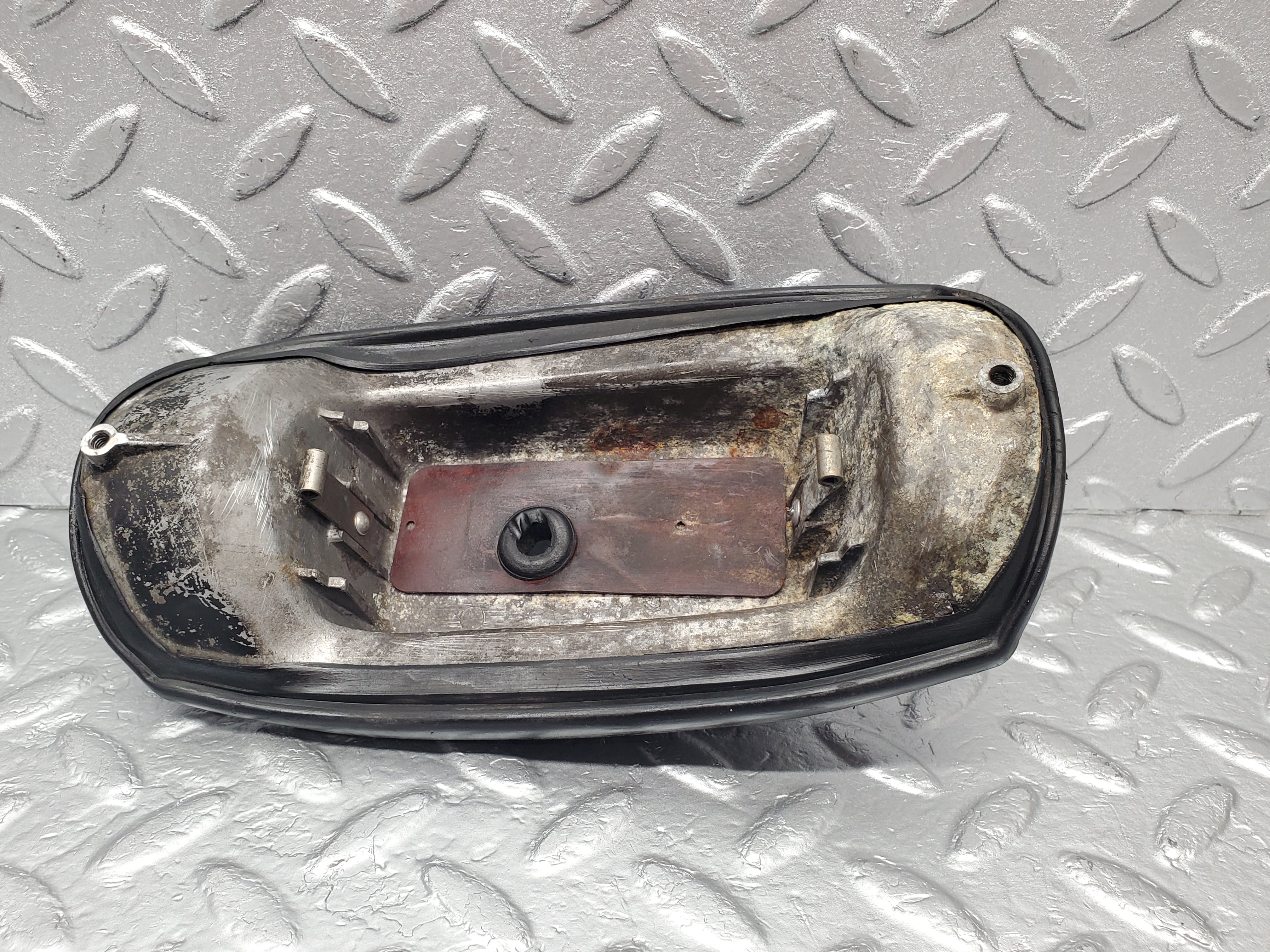 1683 Mercedes-Benz W105 219 PONTON Rear Tail Light Housing 01808200164