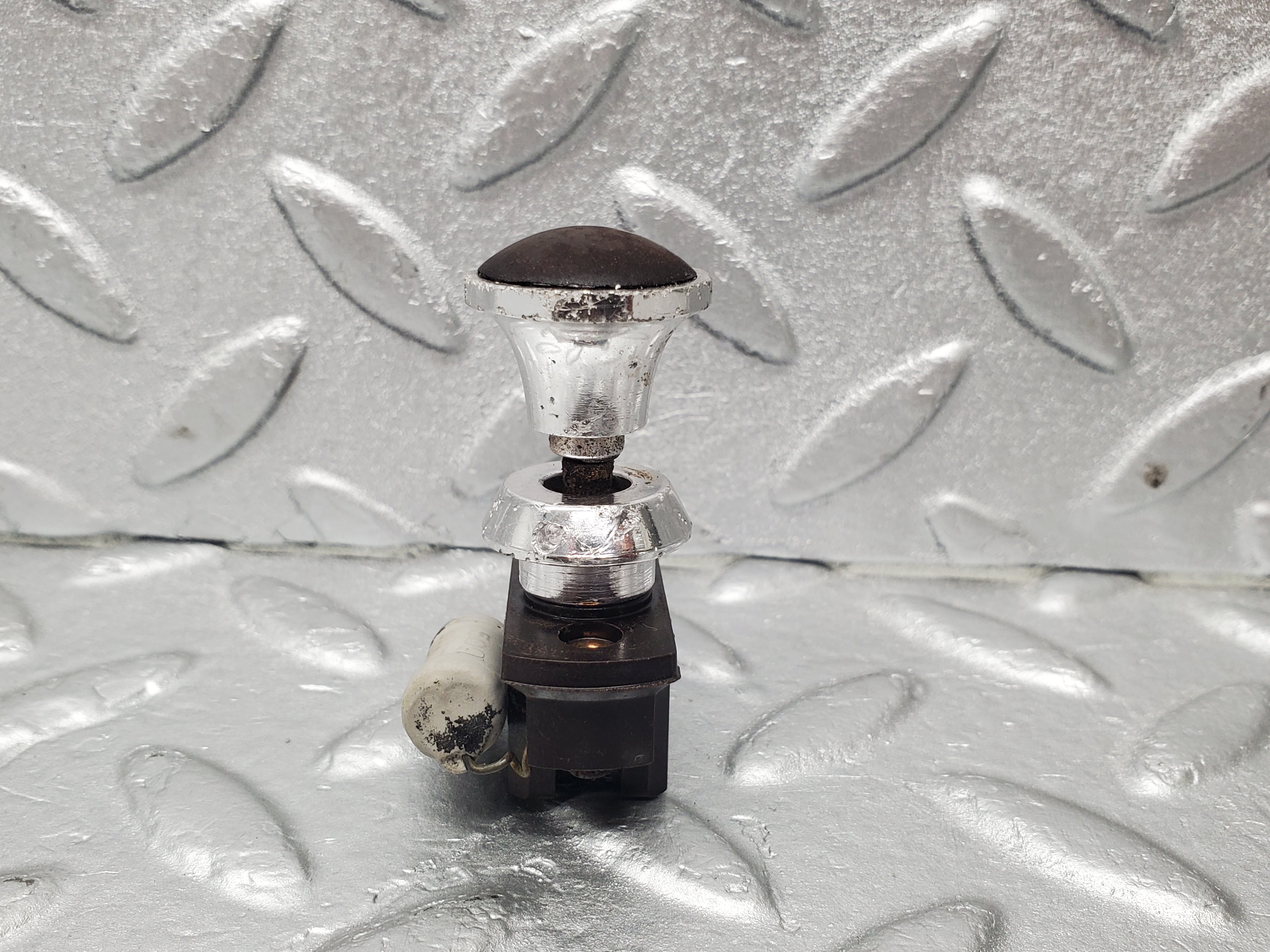 1687 Mercedes-Benz W105 219 PONTON Bakelite Switch