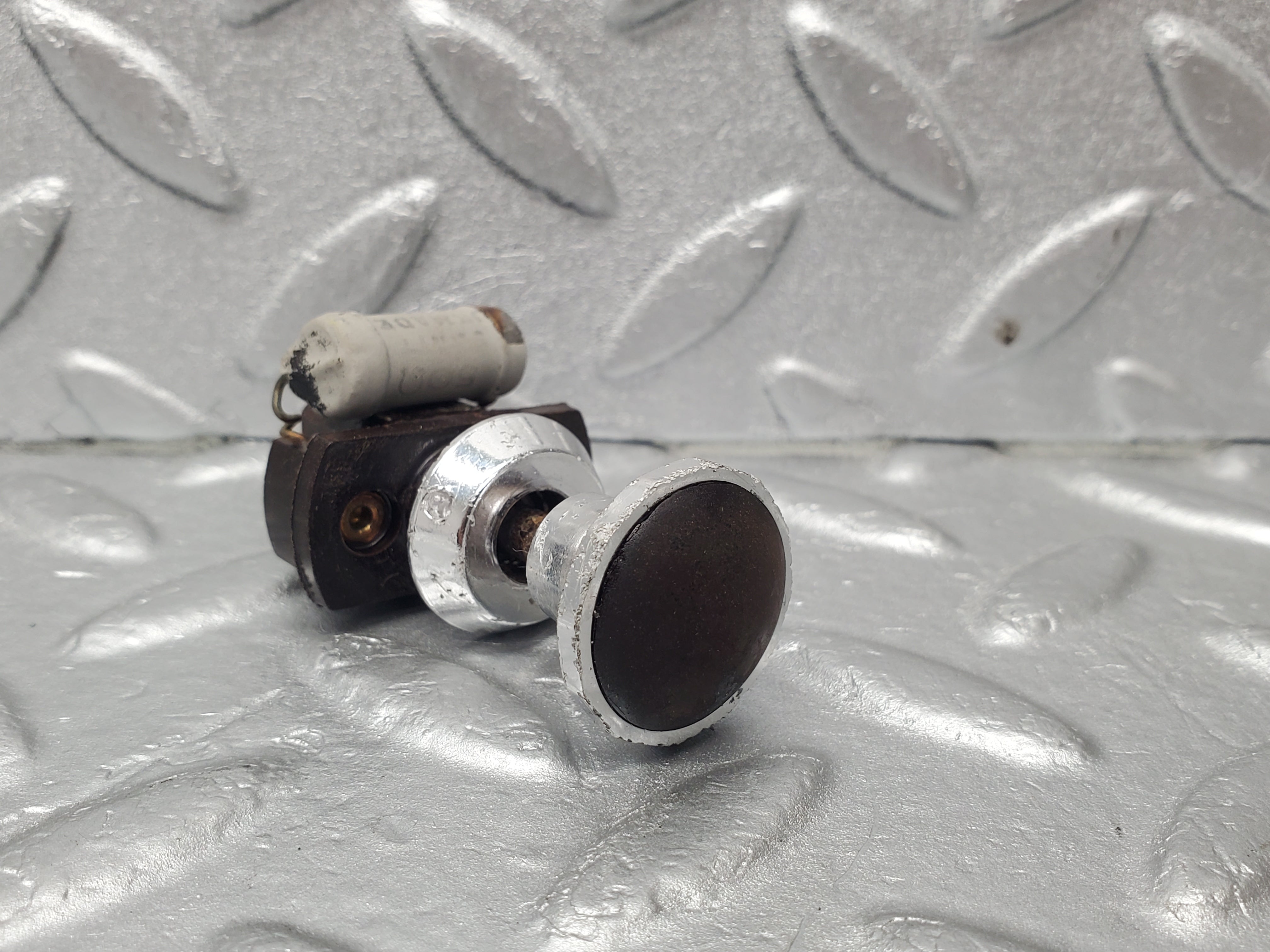 1687 Mercedes-Benz W105 219 PONTON Bakelite Switch