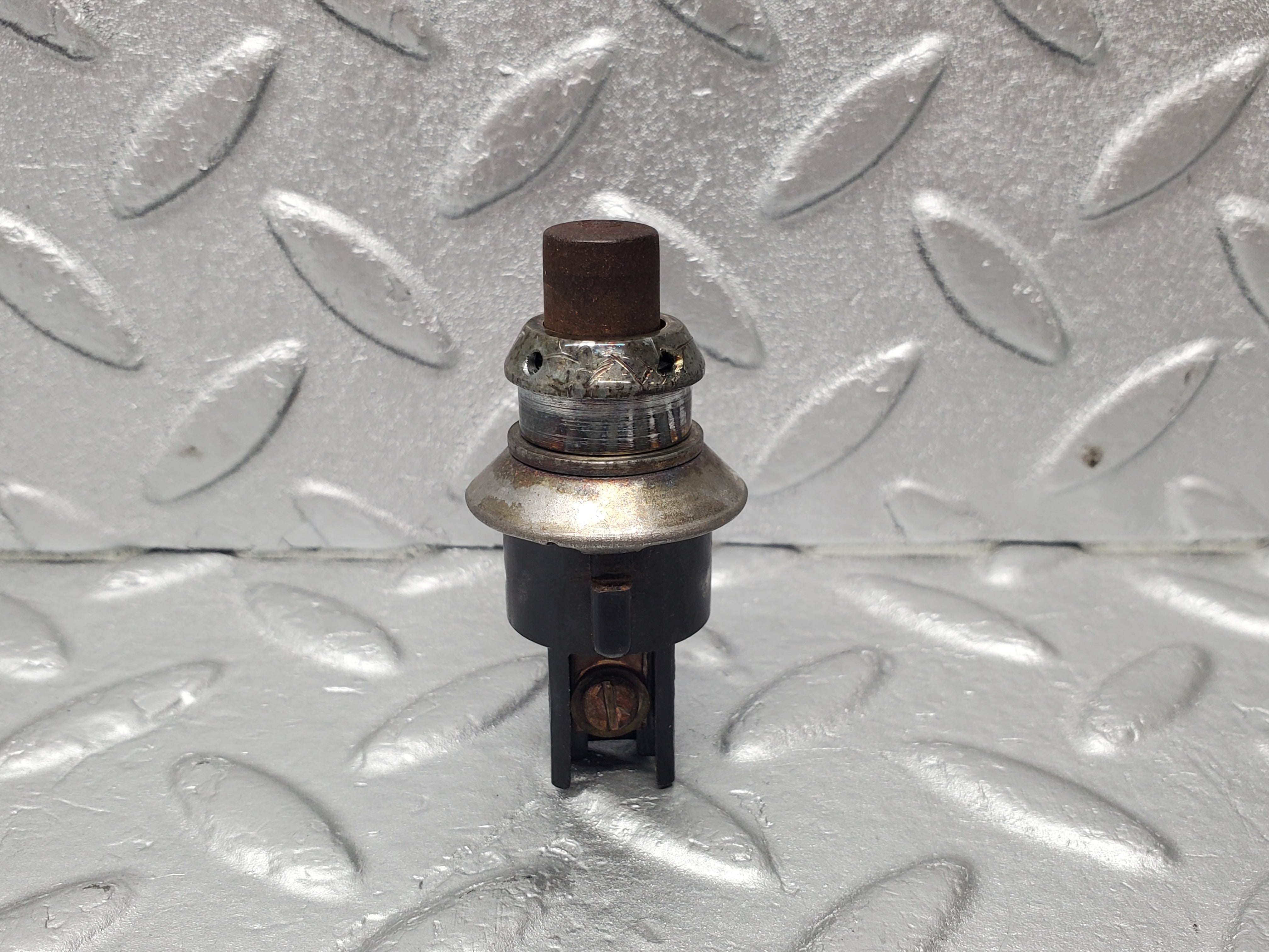 1688 Mercedes-Benz W105 219 PONTON Bakelite Switch