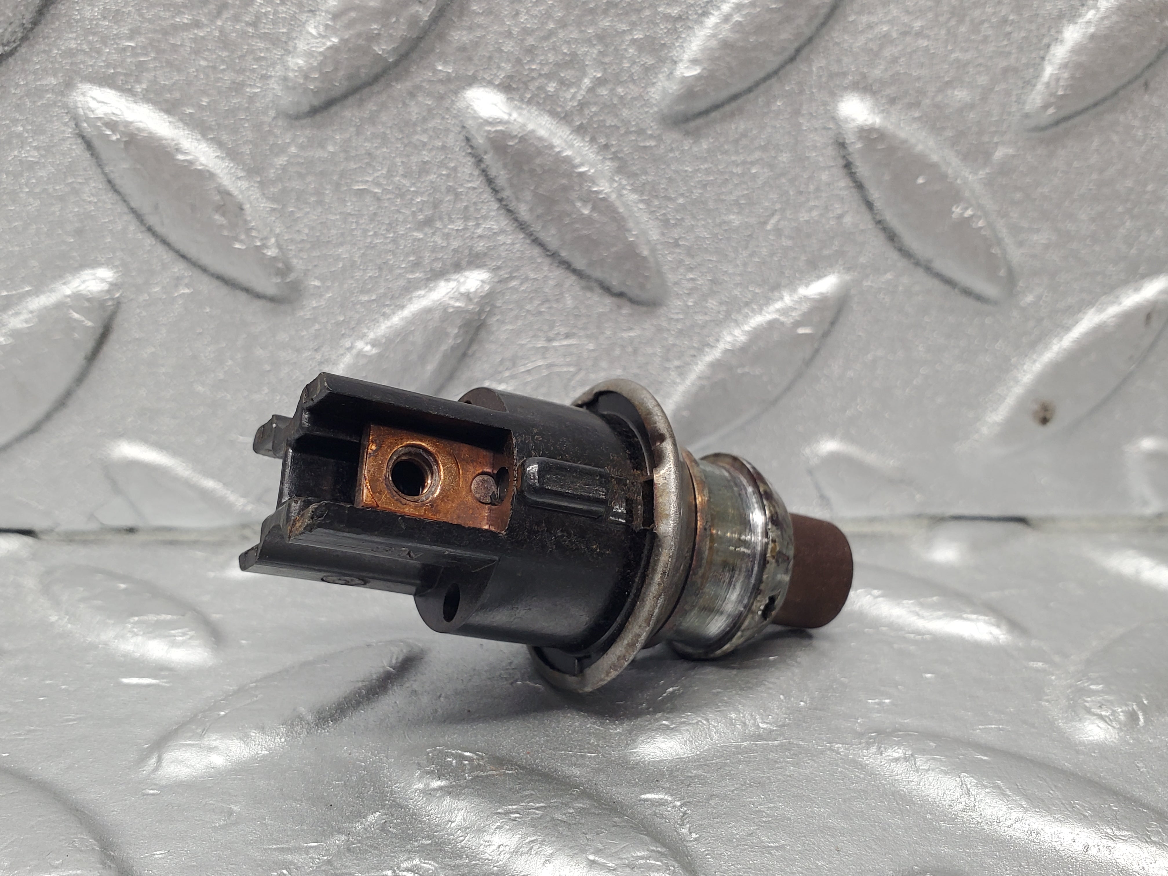 1688 Mercedes-Benz W105 219 PONTON Bakelite Switch