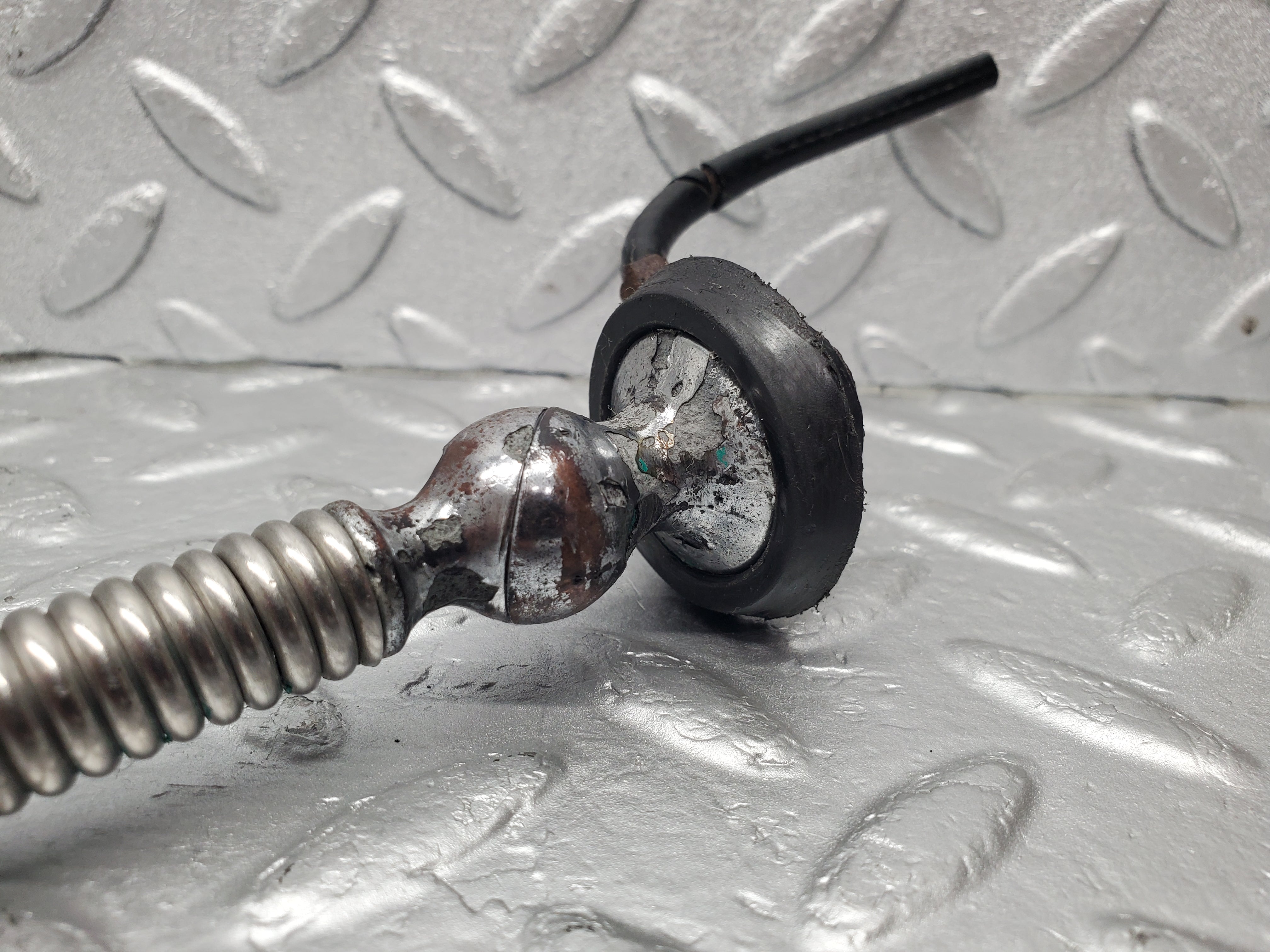 1690 Mercedes-Benz W105 219 PONTON Radio Antenna Aerial