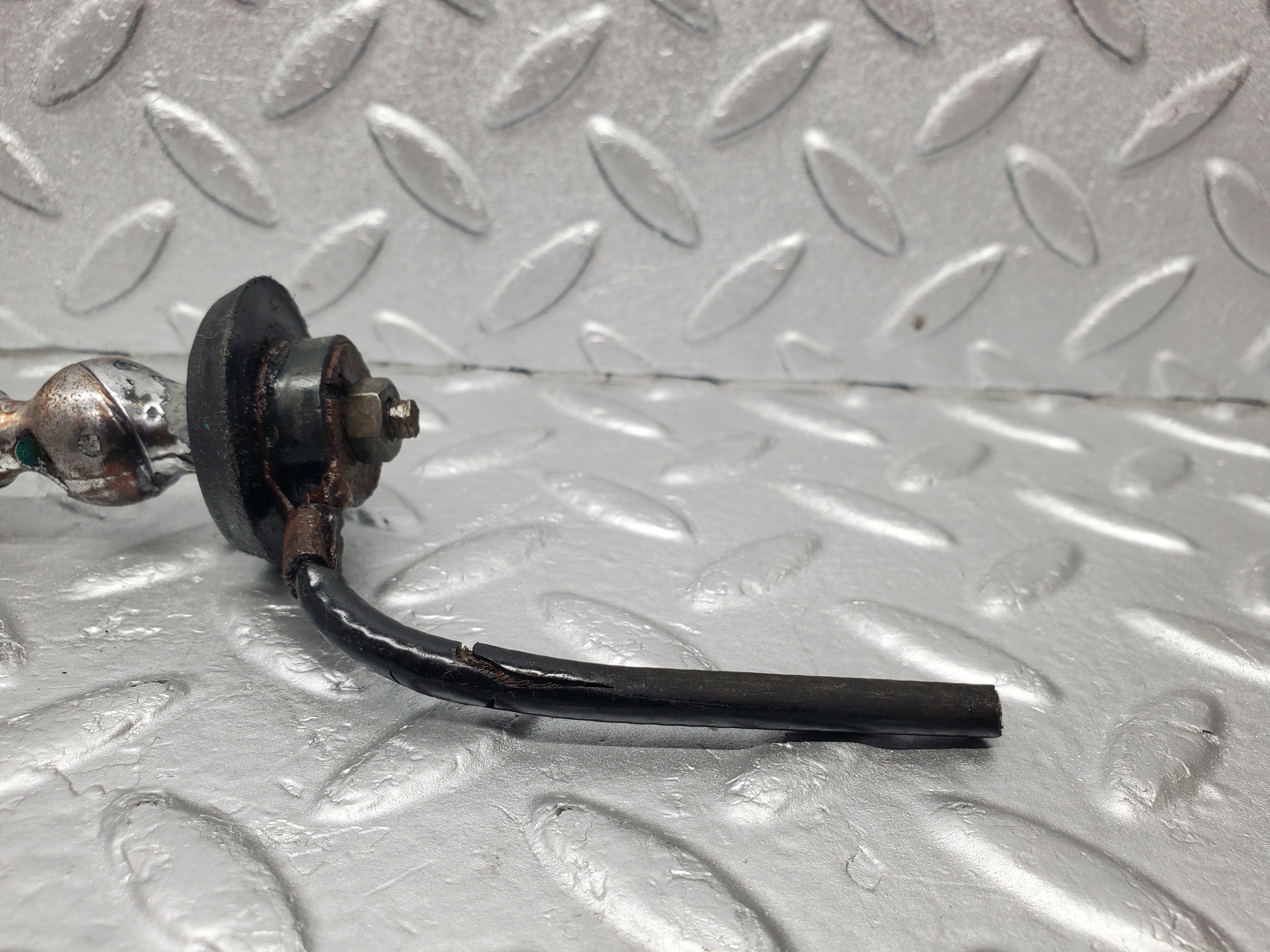 1690 Mercedes-Benz W105 219 PONTON Radio Antenna Aerial