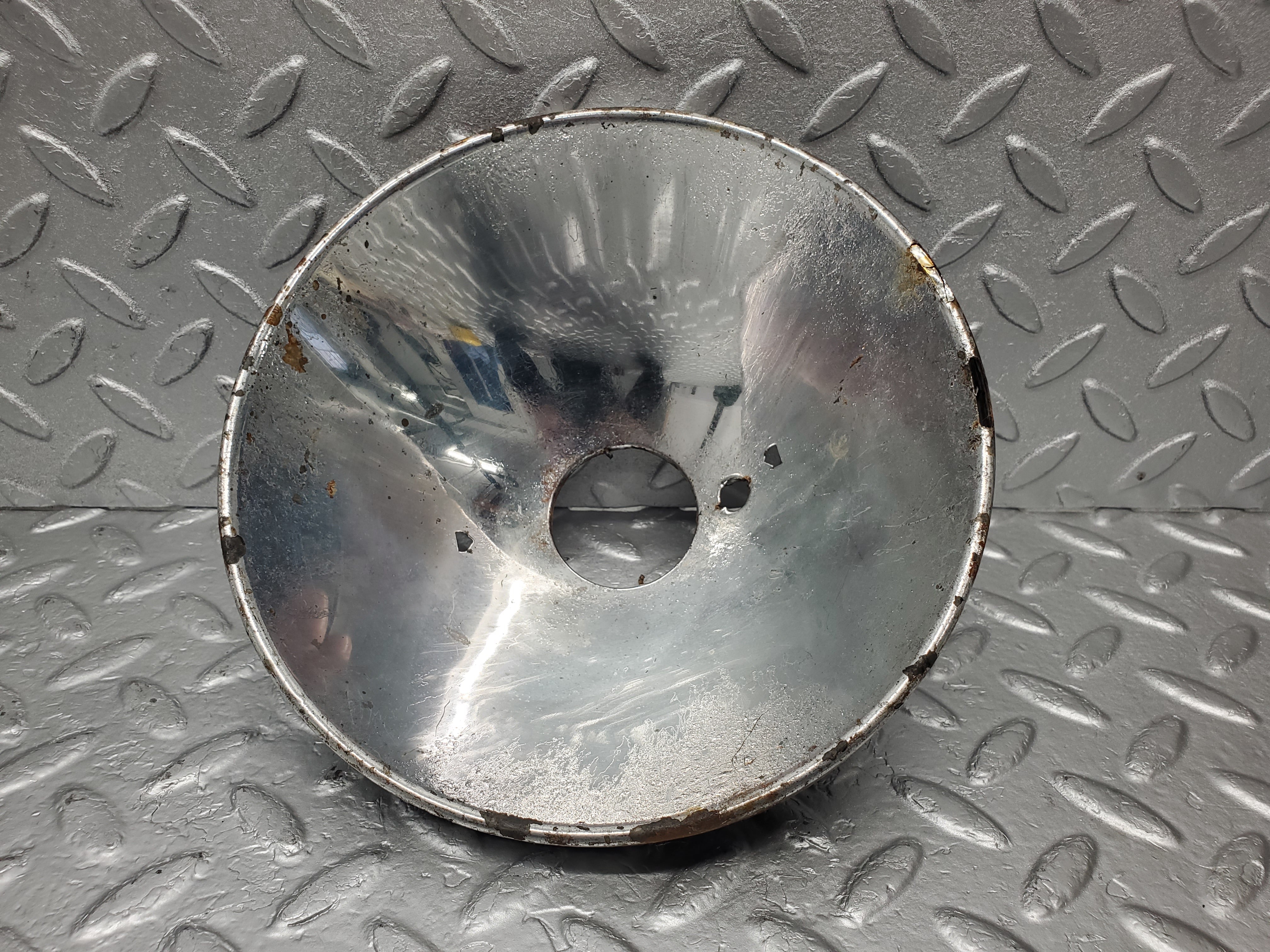 1693 Mercedes-Benz W105 219 PONTON Headlight Reflector