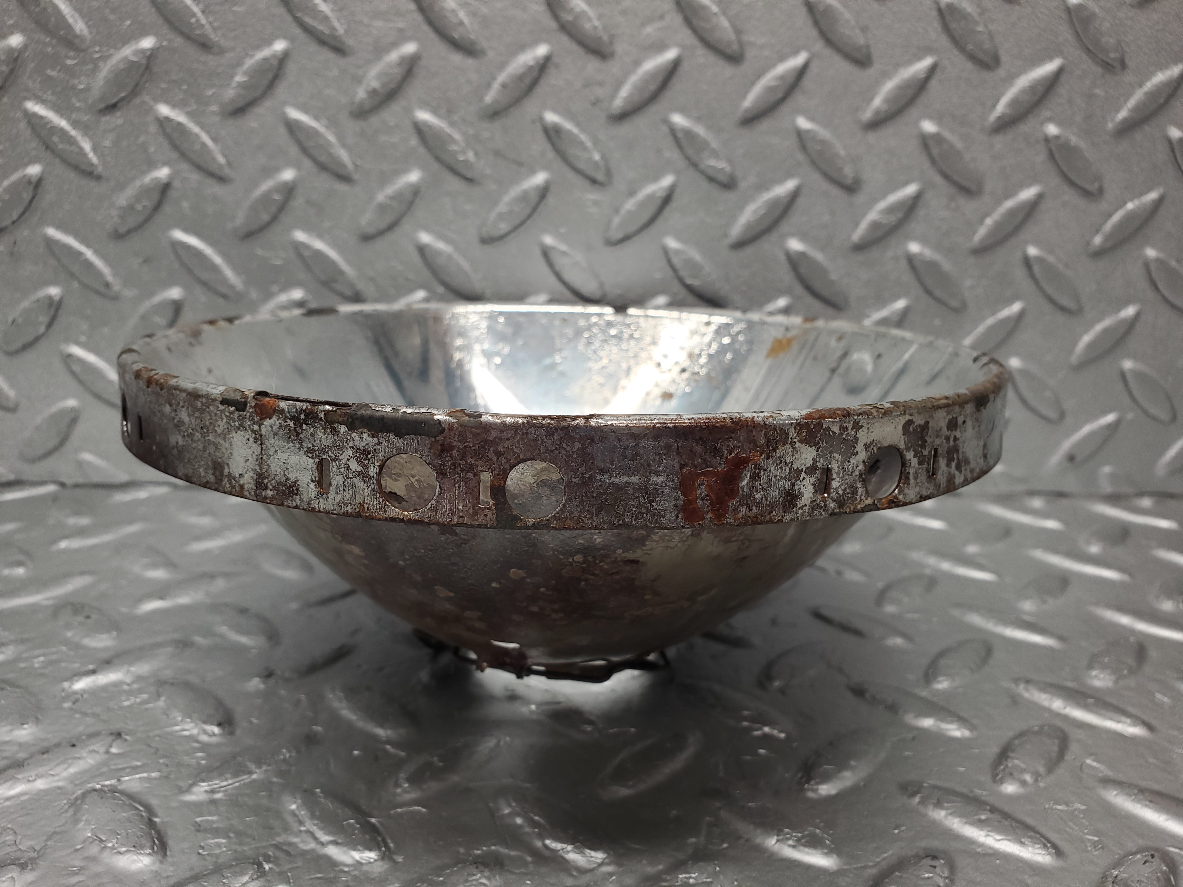 1693 Mercedes-Benz W105 219 PONTON Headlight Reflector