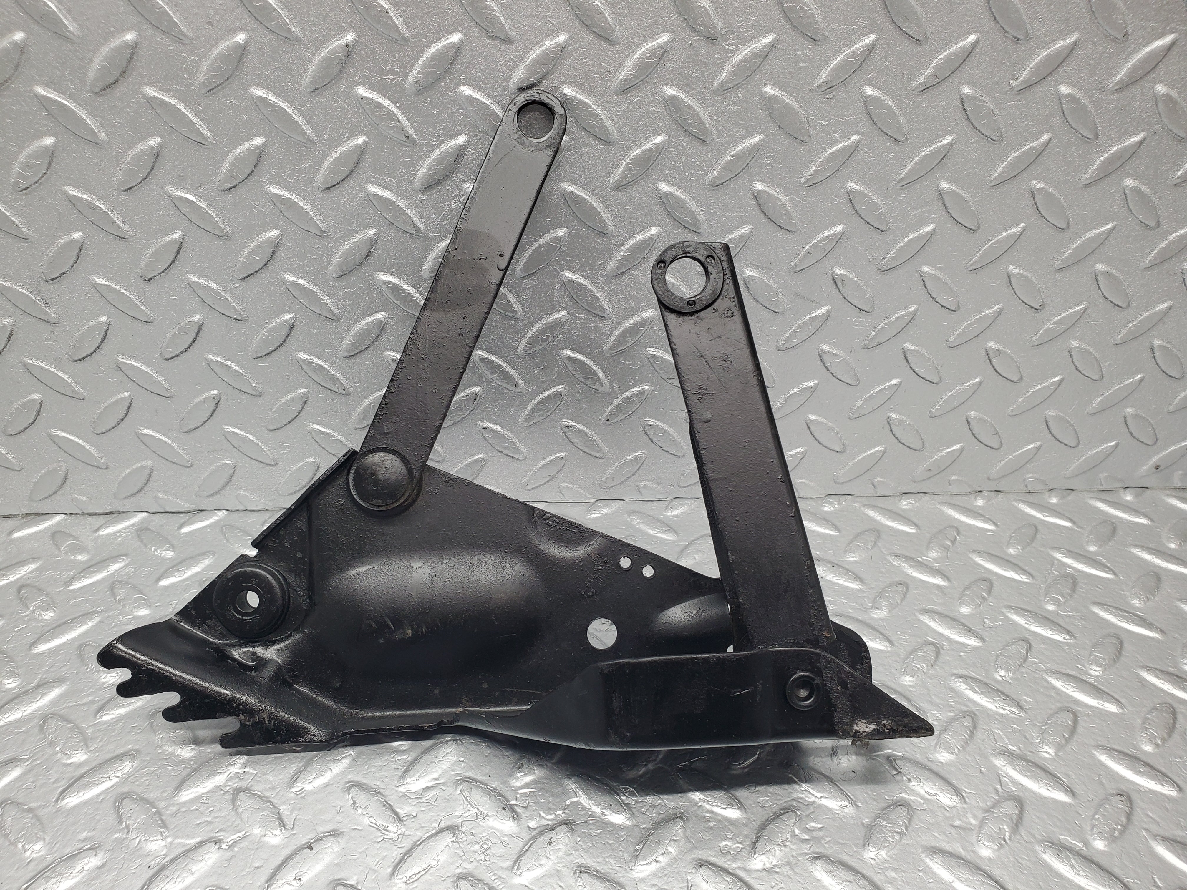 1697 Mercedes-Benz W105 219 PONTON Bonnet Hinges Right Side