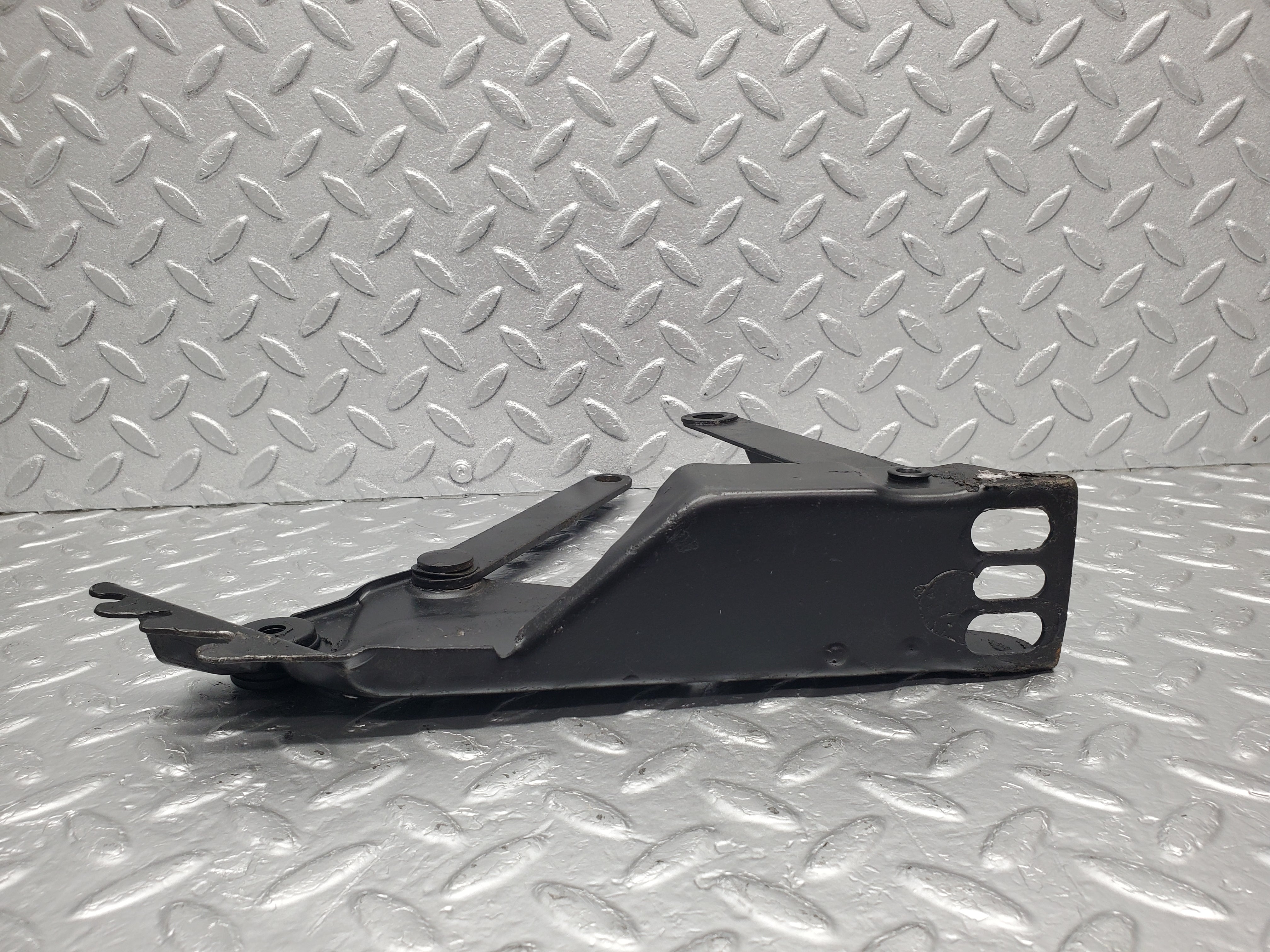 1697 Mercedes-Benz W105 219 PONTON Bonnet Hinges Right Side