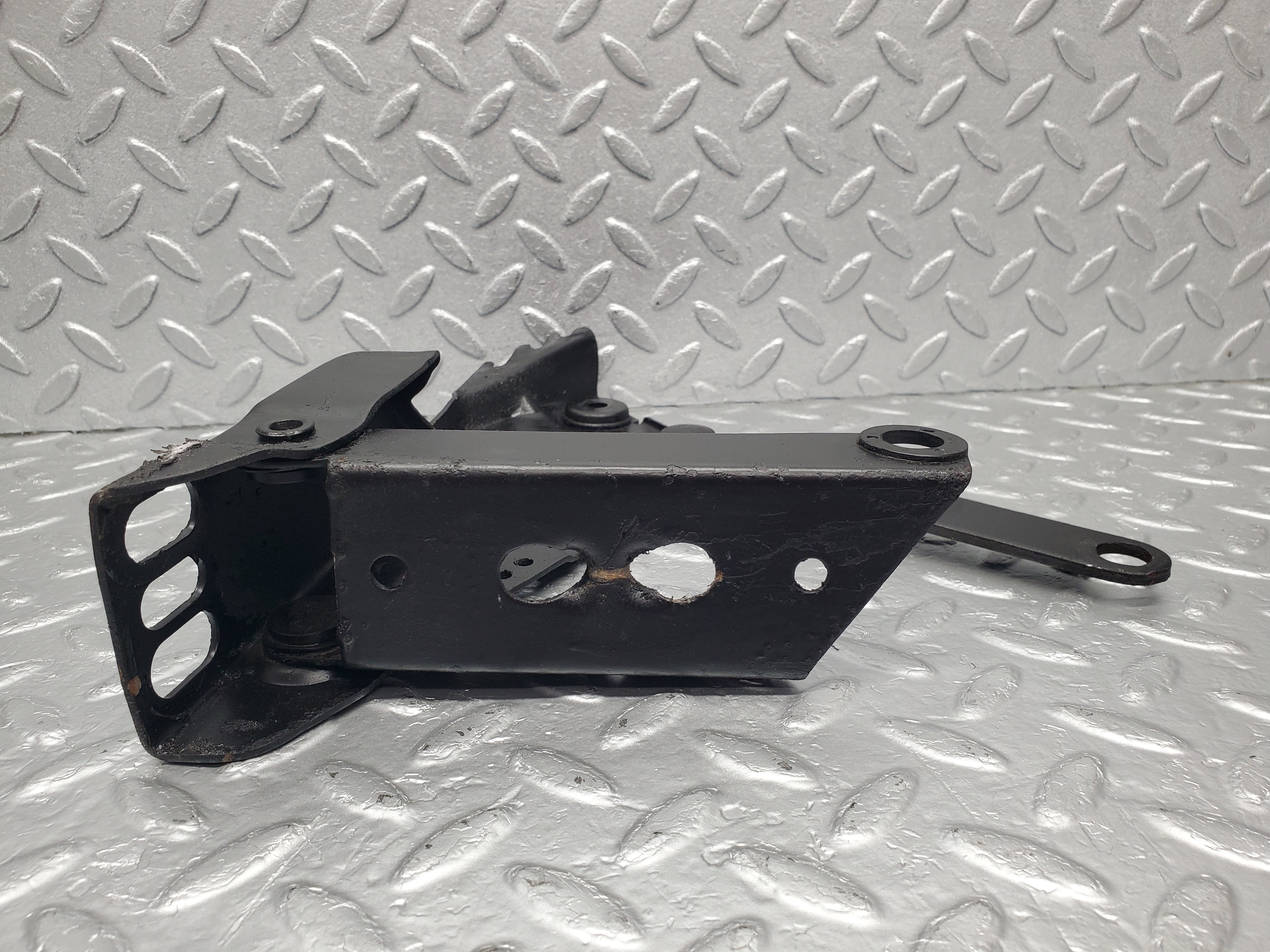 1697 Mercedes-Benz W105 219 PONTON Bonnet Hinges Right Side