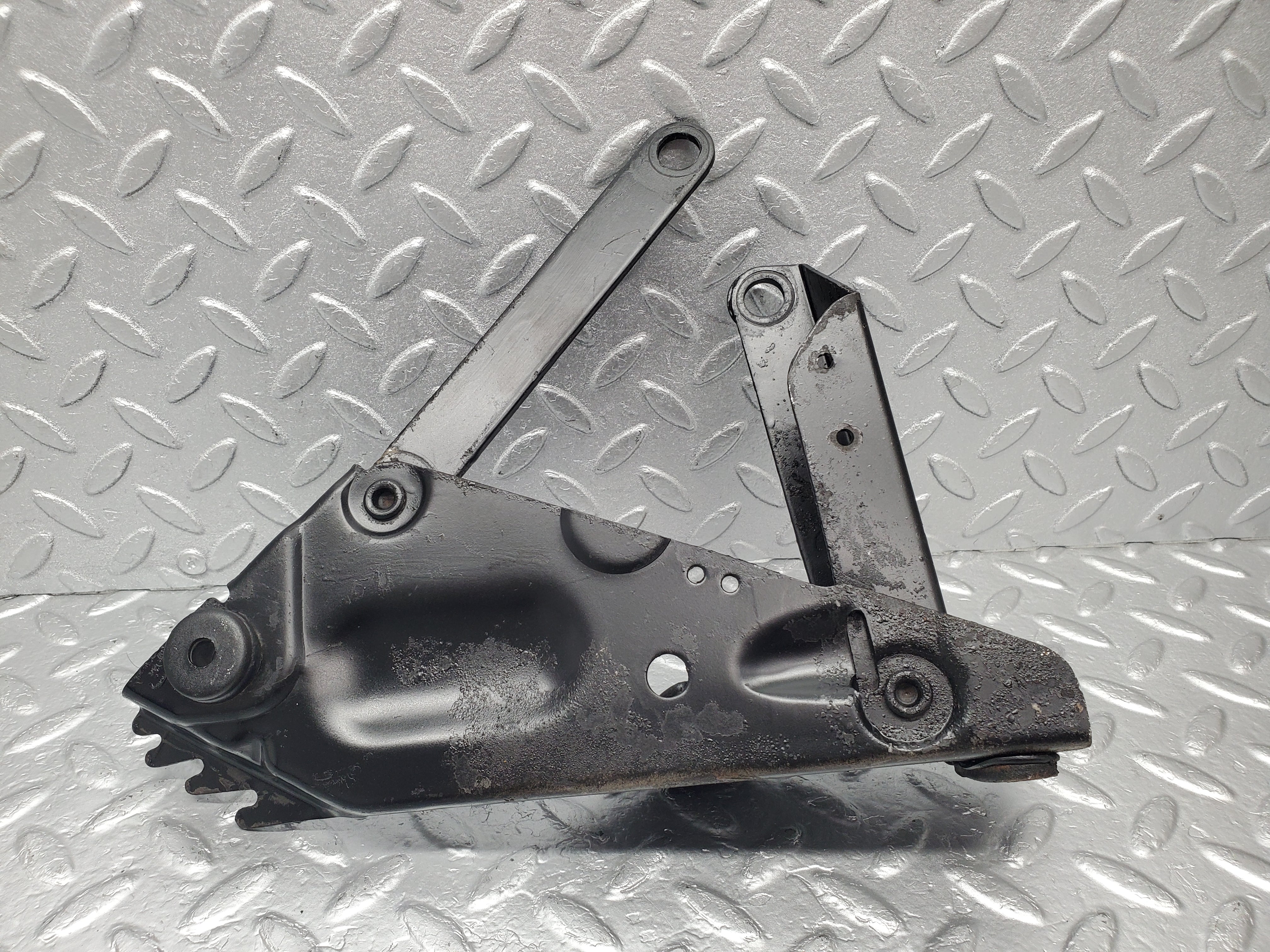 1698 Mercedes-Benz W105 219 PONTON Bonnet Hinges Left Side
