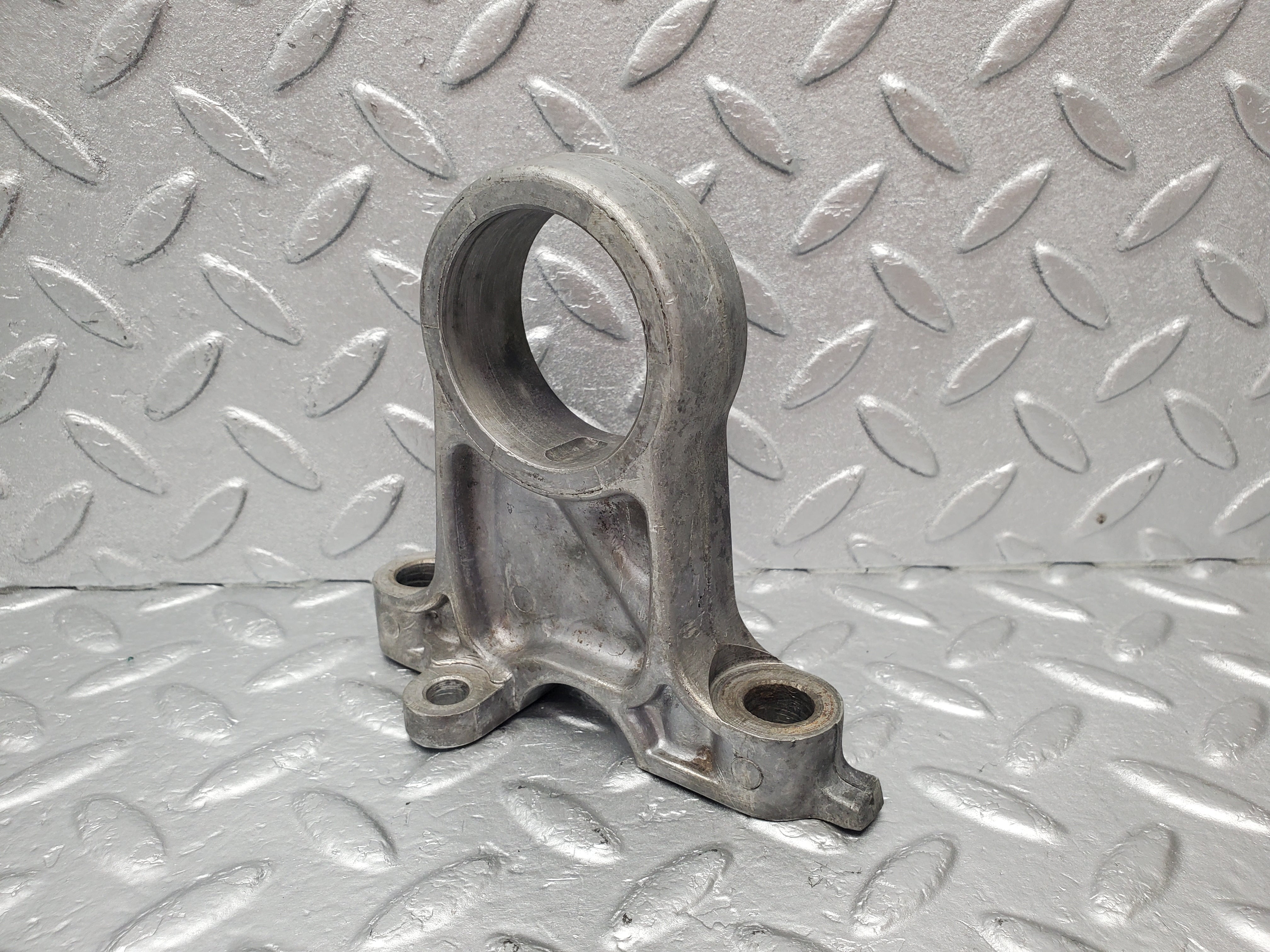 1712 Mercedes-Benz W105 219 PONTON Camshaft Bearing Tower 1800511616