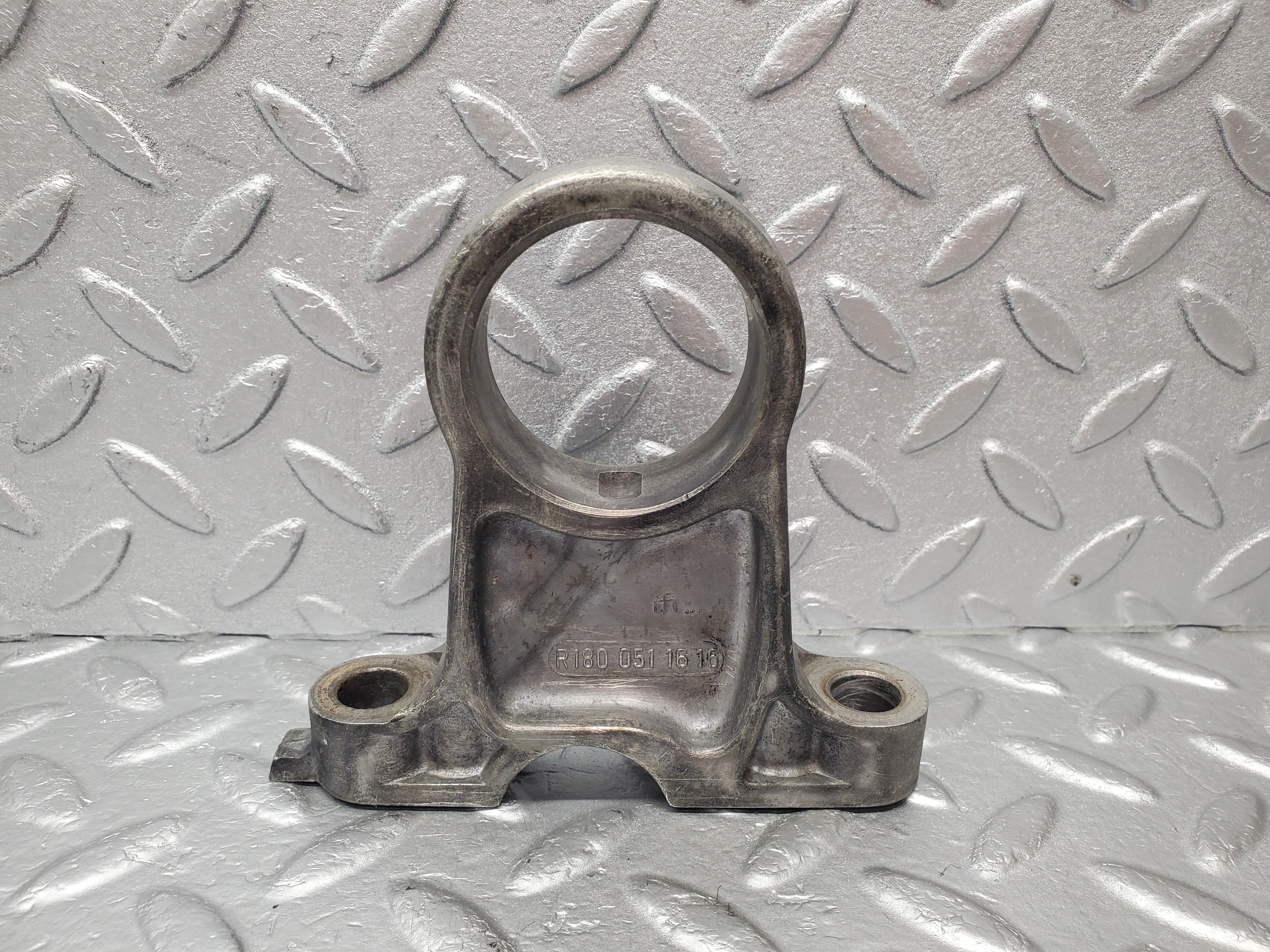 1712 Mercedes-Benz W105 219 PONTON Camshaft Bearing Tower 1800511616