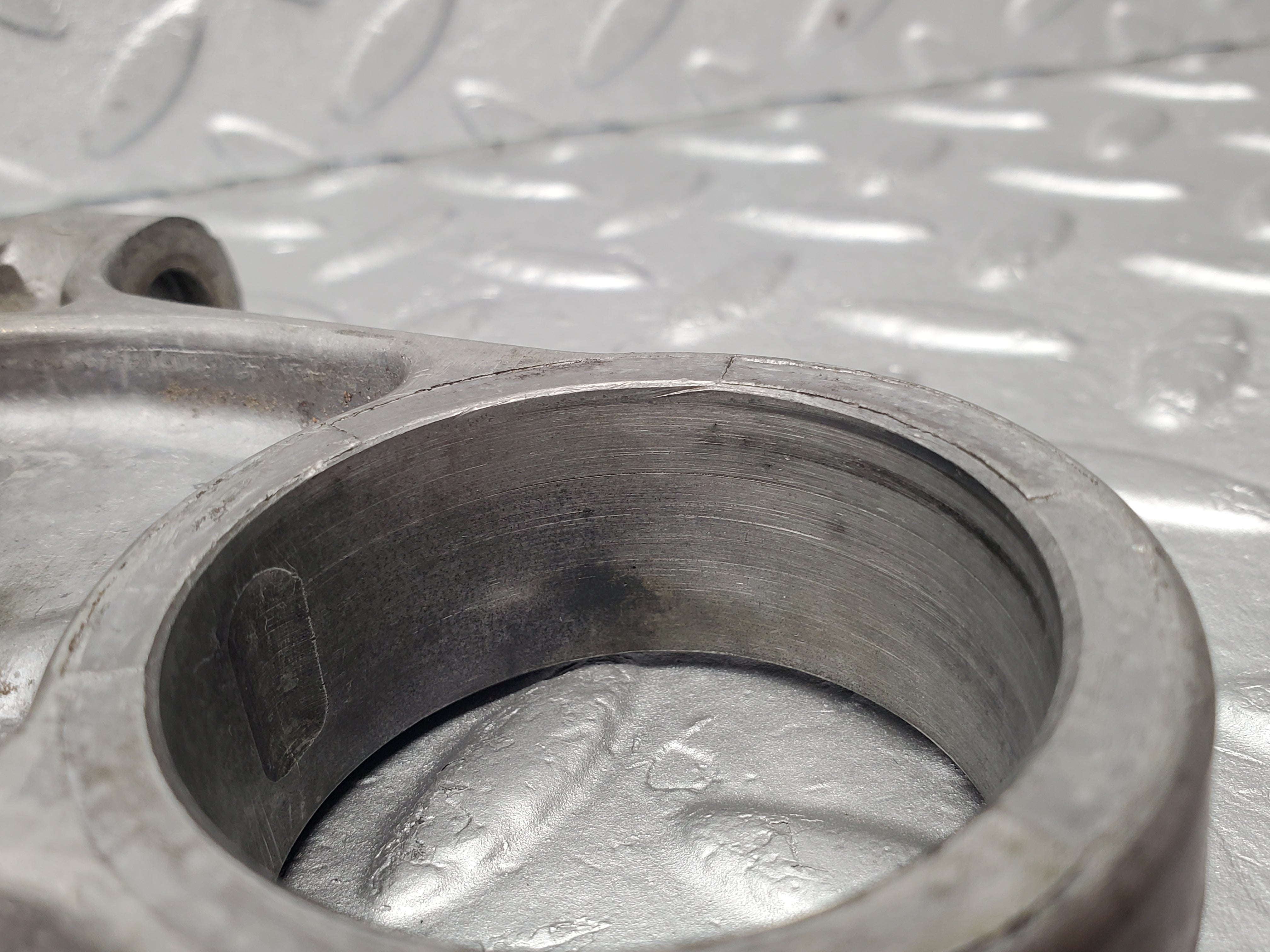 1712 Mercedes-Benz W105 219 PONTON Camshaft Bearing Tower 1800511616