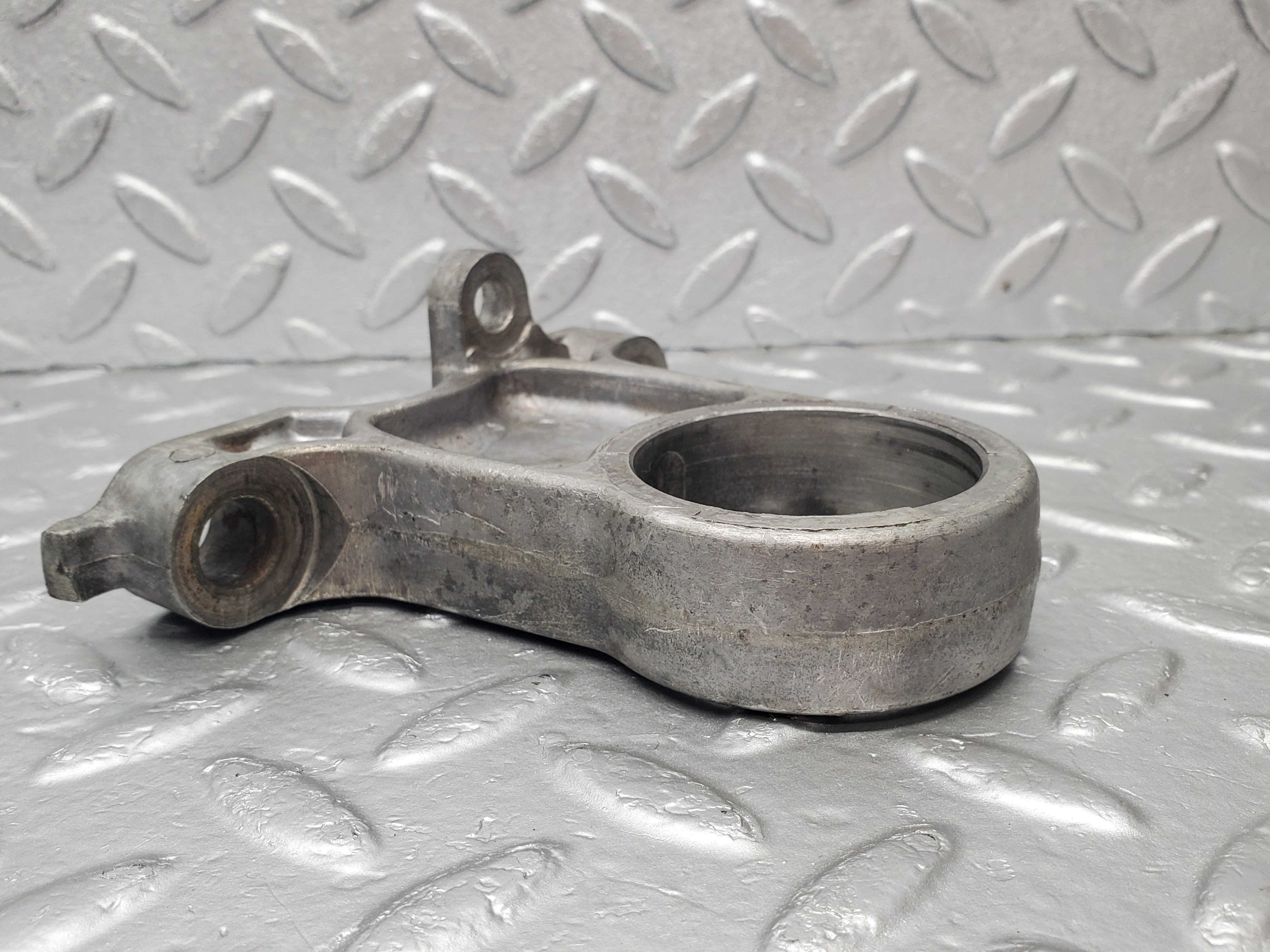 1712 Mercedes-Benz W105 219 PONTON Camshaft Bearing Tower 1800511616