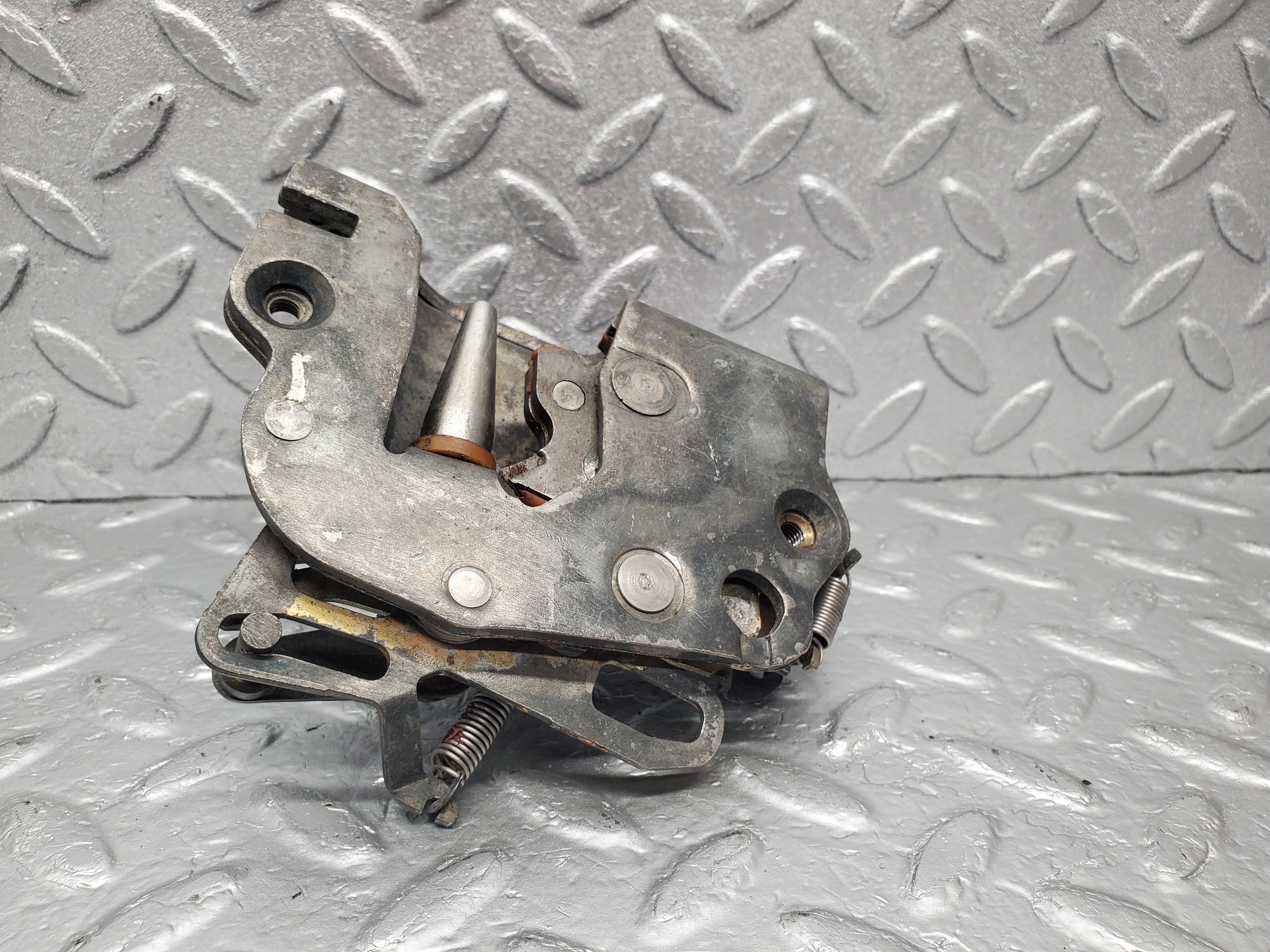 1882 Mercedes-Benz W116 350SE Door Lock Front Left