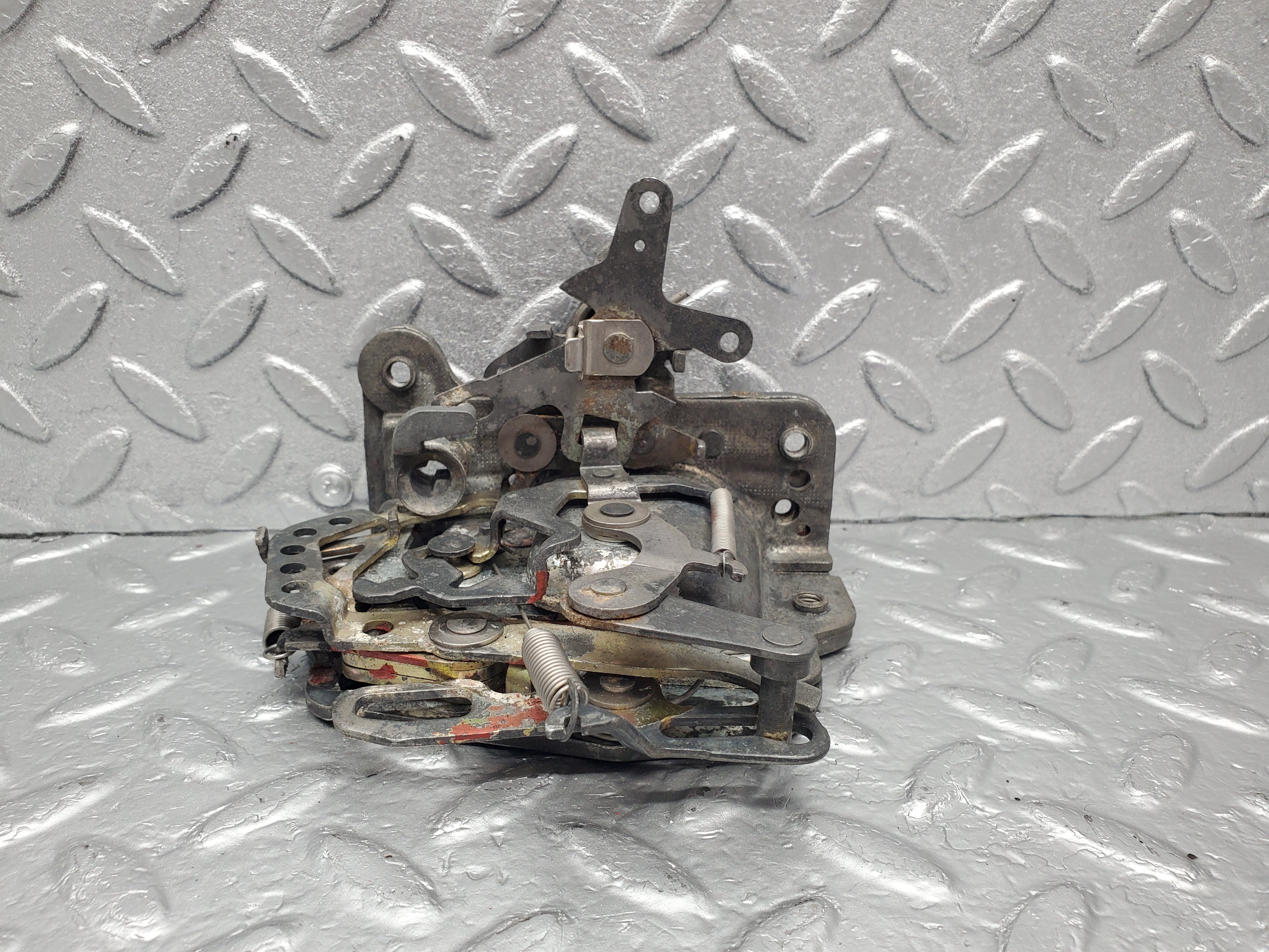 1882 Mercedes-Benz W116 350SE Door Lock Front Left