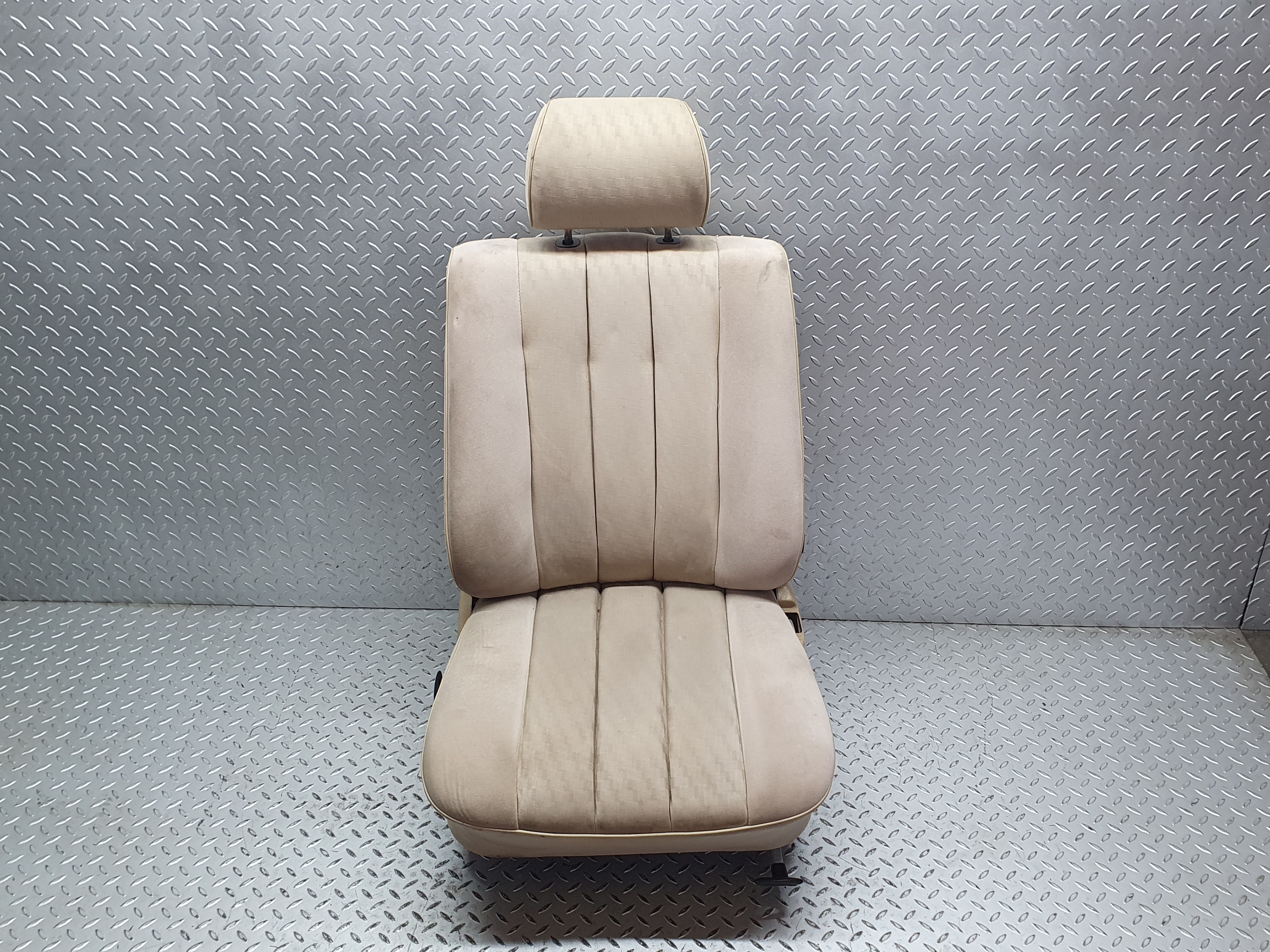 41134 Mercedes-Benz W126 300SE Front Right Seat Driver Seat Beige 1269102950