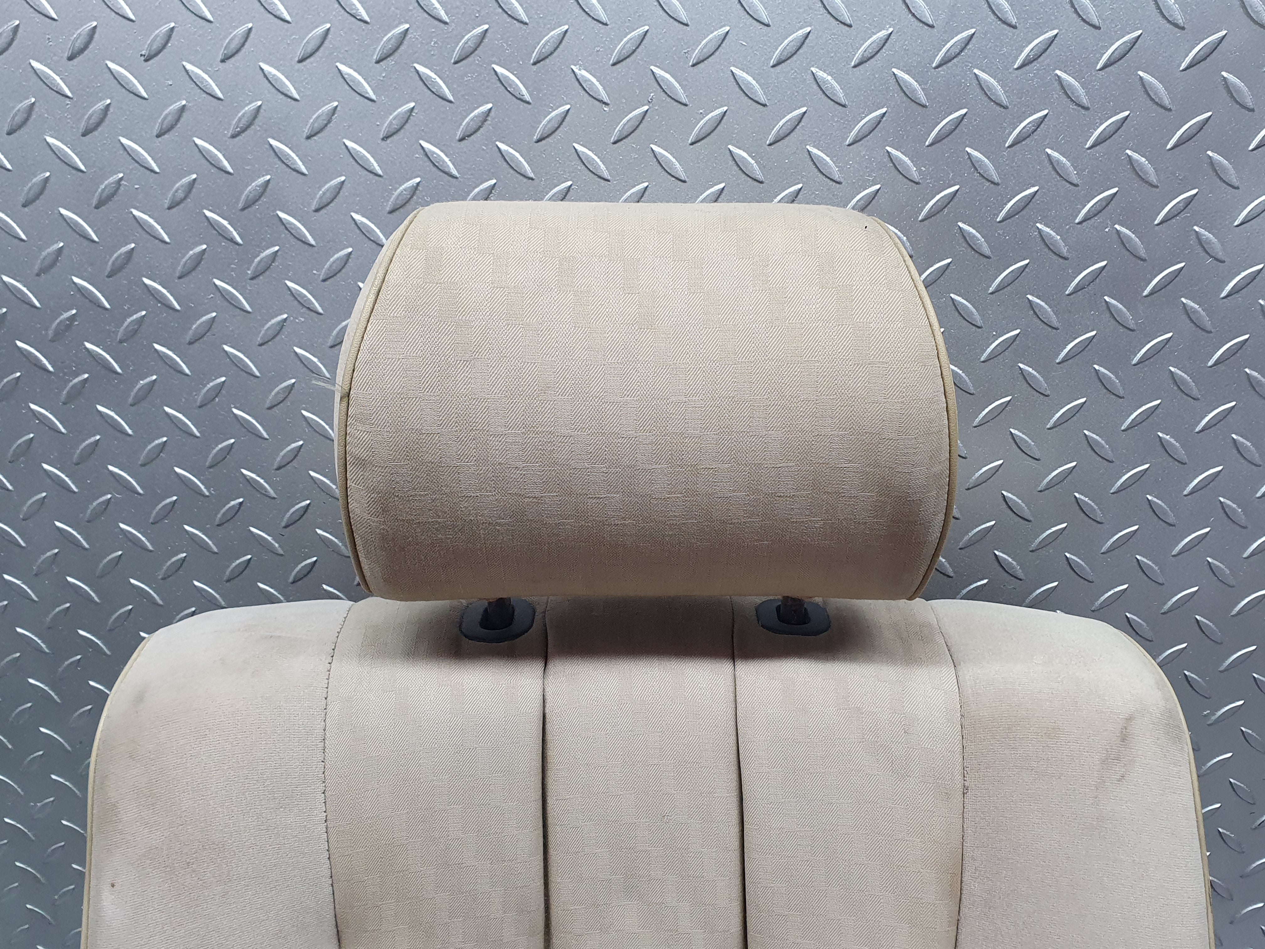 41134 Mercedes-Benz W126 300SE Front Right Seat Driver Seat Beige 1269102950